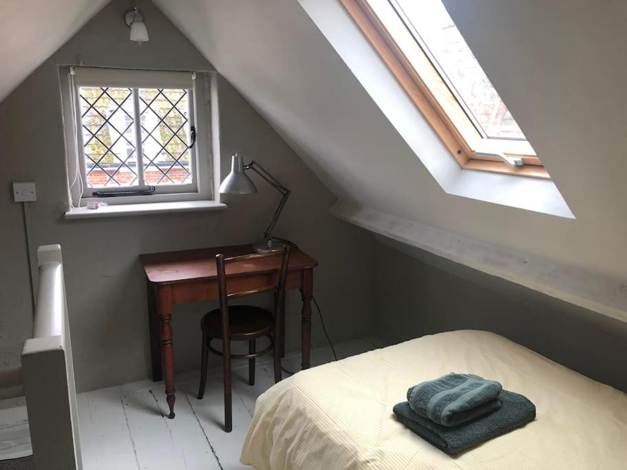 Hastings Old Town. Cottage - by the sea view 3