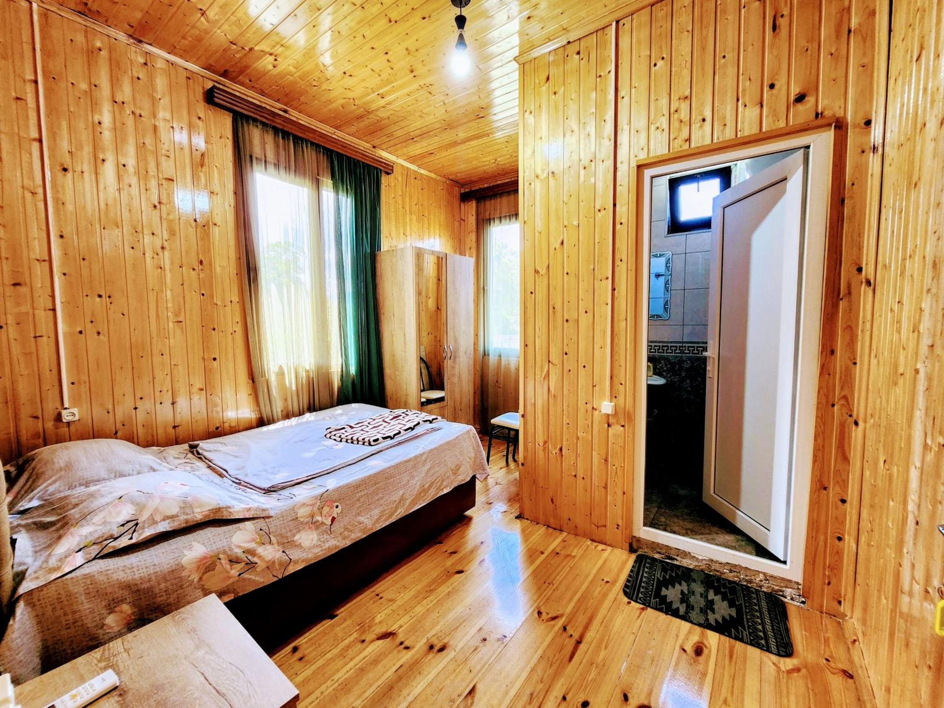 Photo 42