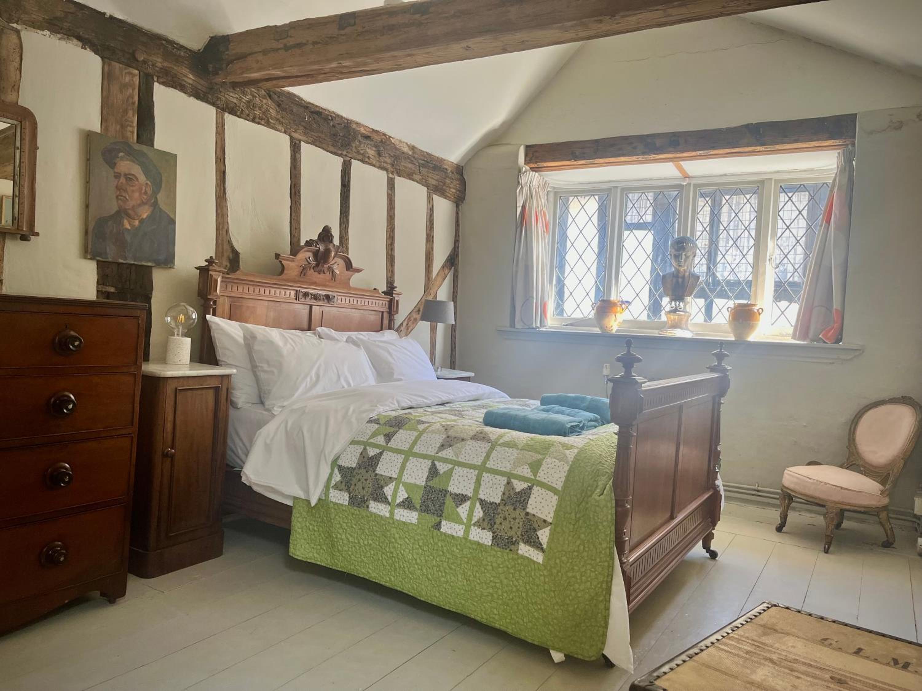 Hastings Old Town. Cottage - by the sea view 2