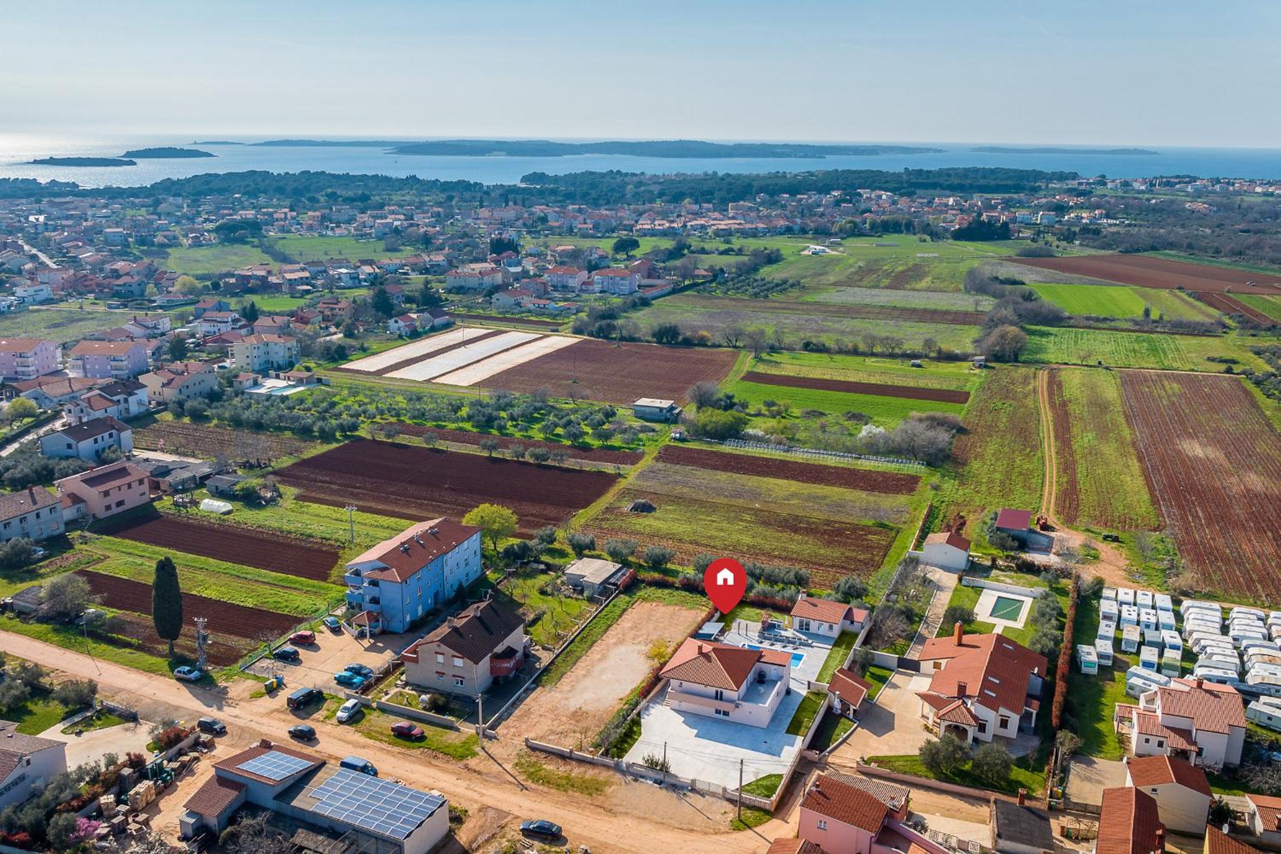 Brand new 6 bedroom villa, only 1500m from the beach view 2