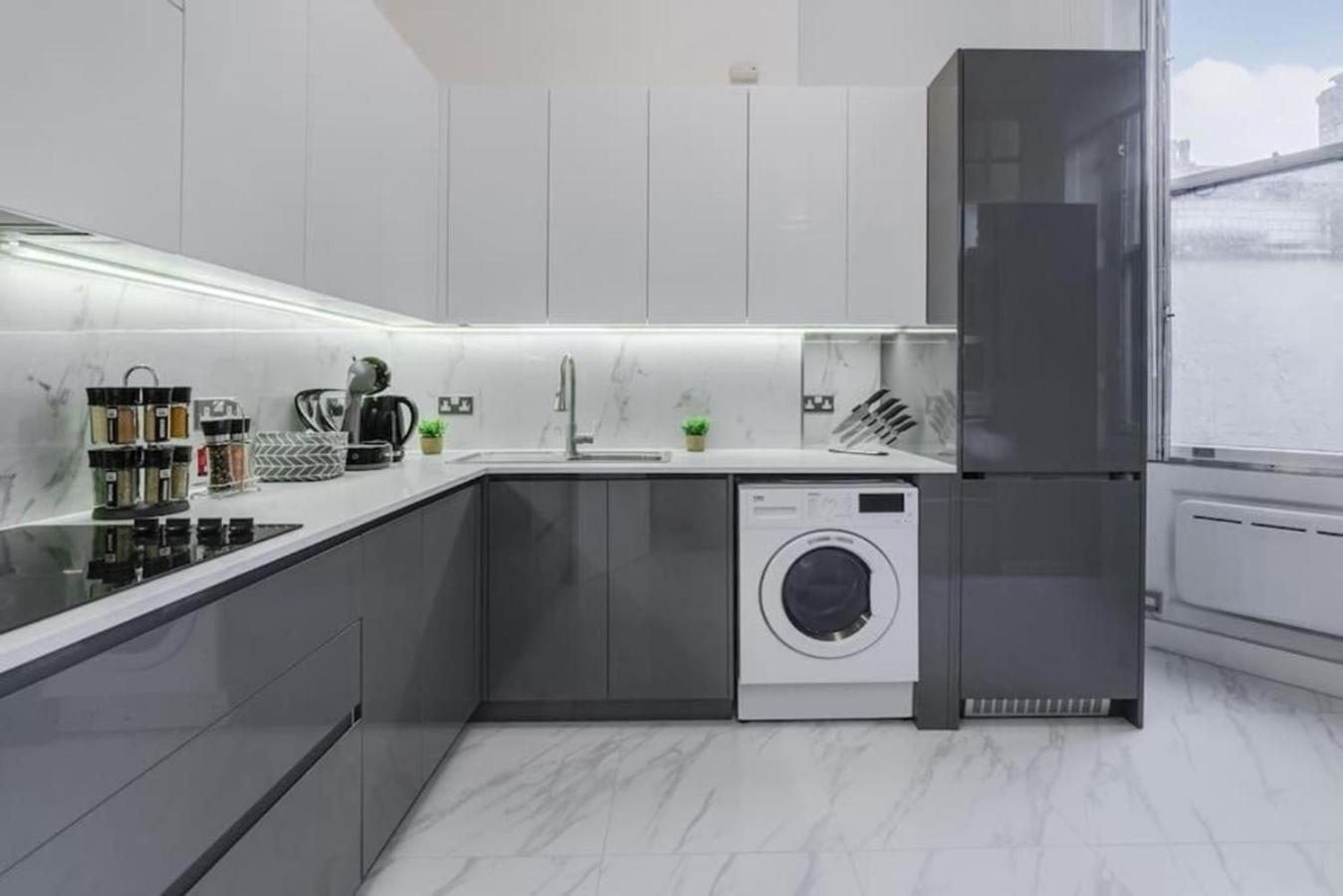 Harley Street Spectacular Suites with High Ceilings, High Luxury