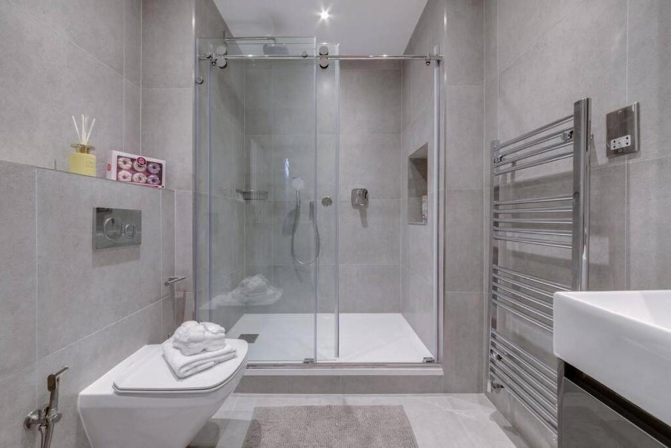 Harley Street Spectacular Suites with High Ceilings, High Luxury