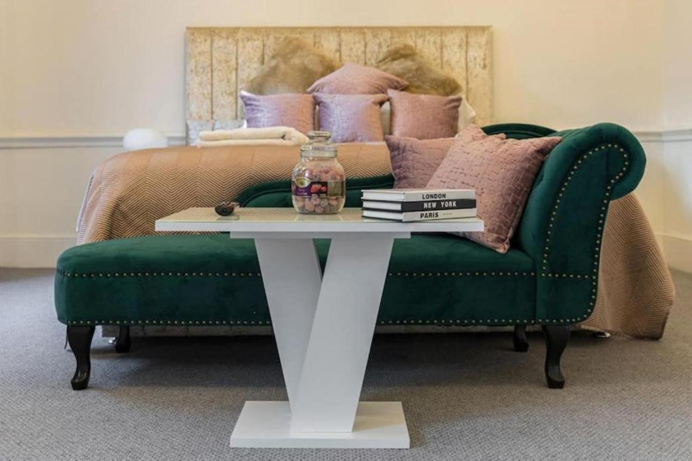 Harley Street Spectacular Suites with High Ceilings, High Luxury