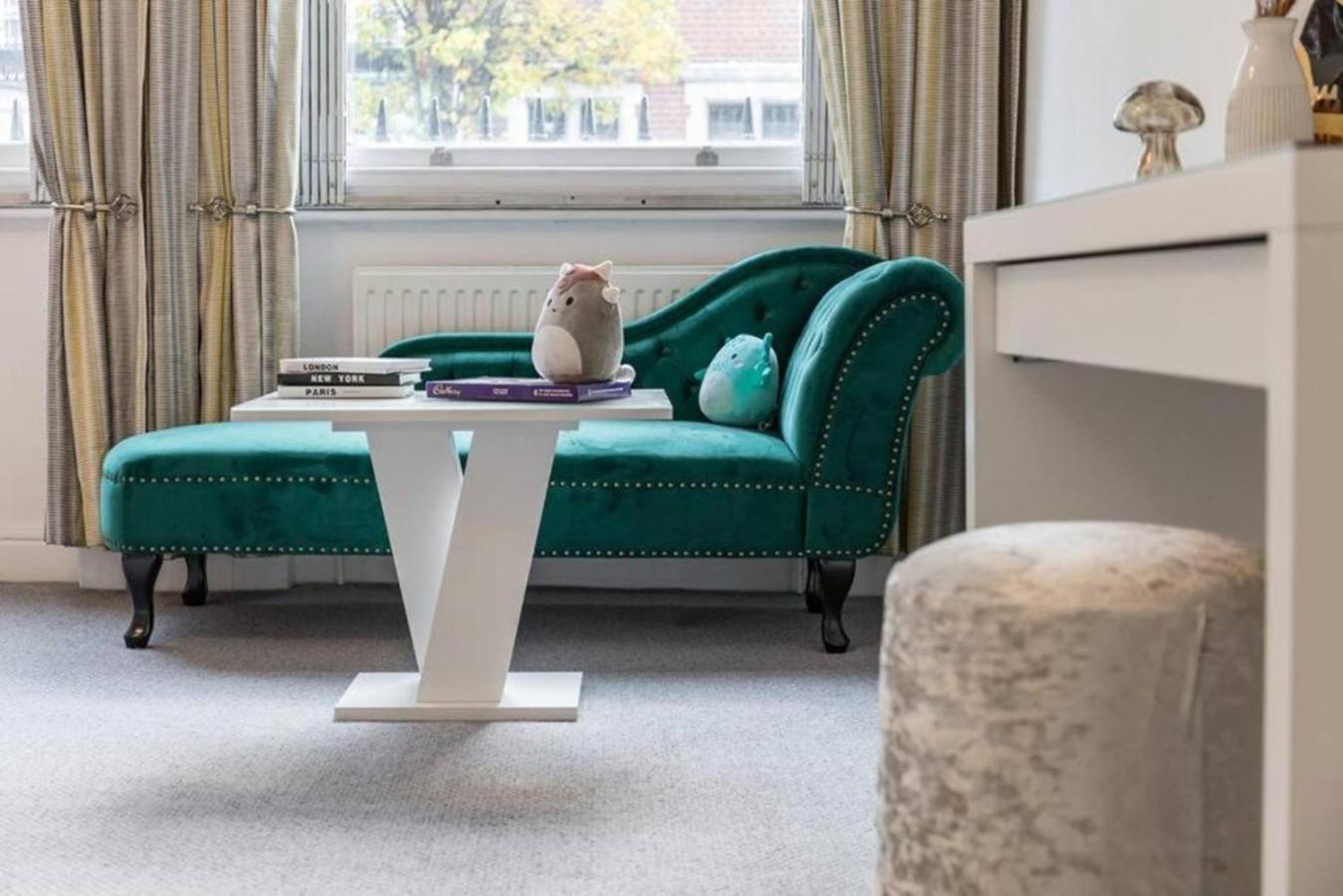Harley Street Spectacular Suites with High Ceilings, High Luxury