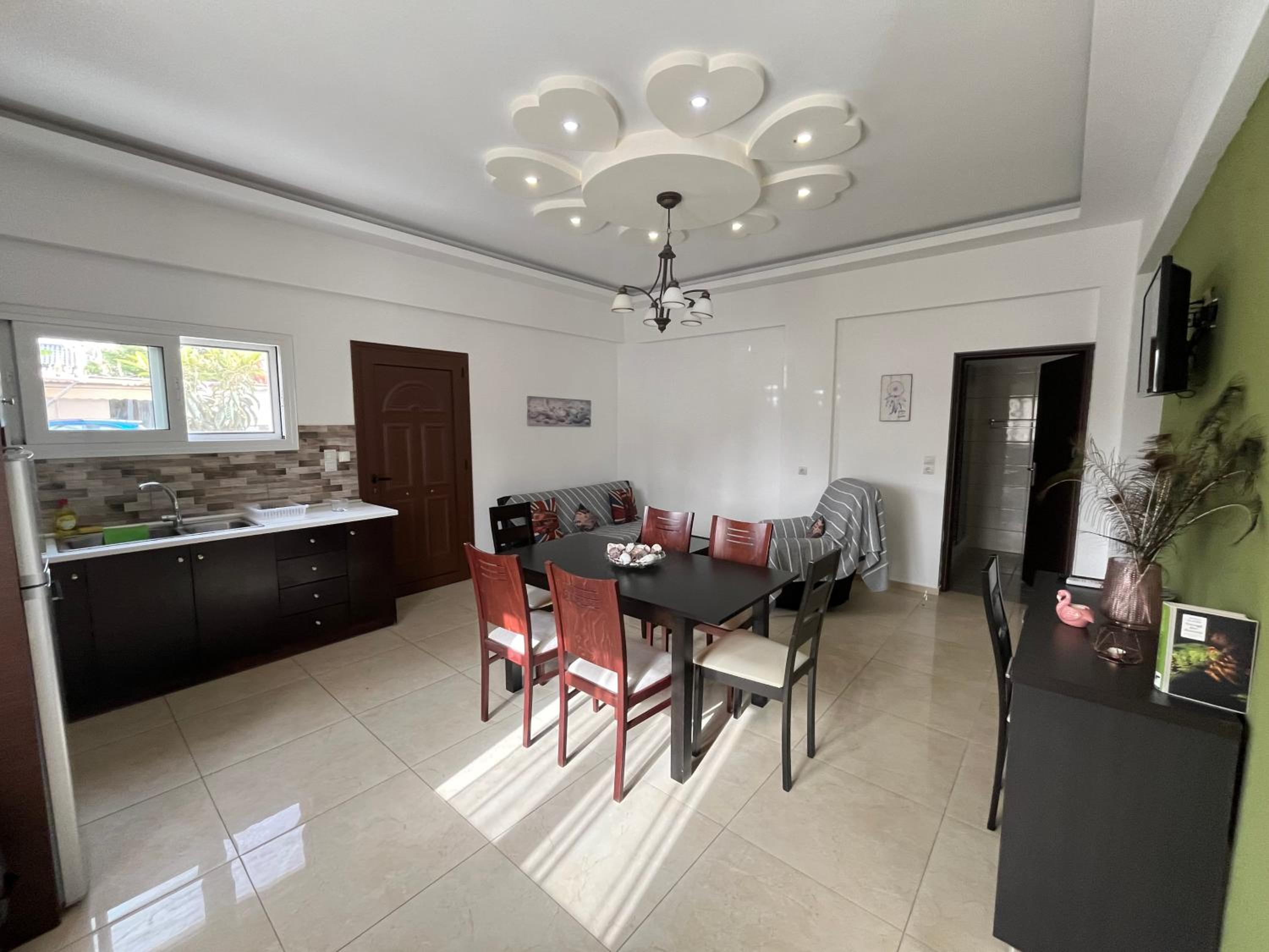 Anatoli deluxe house