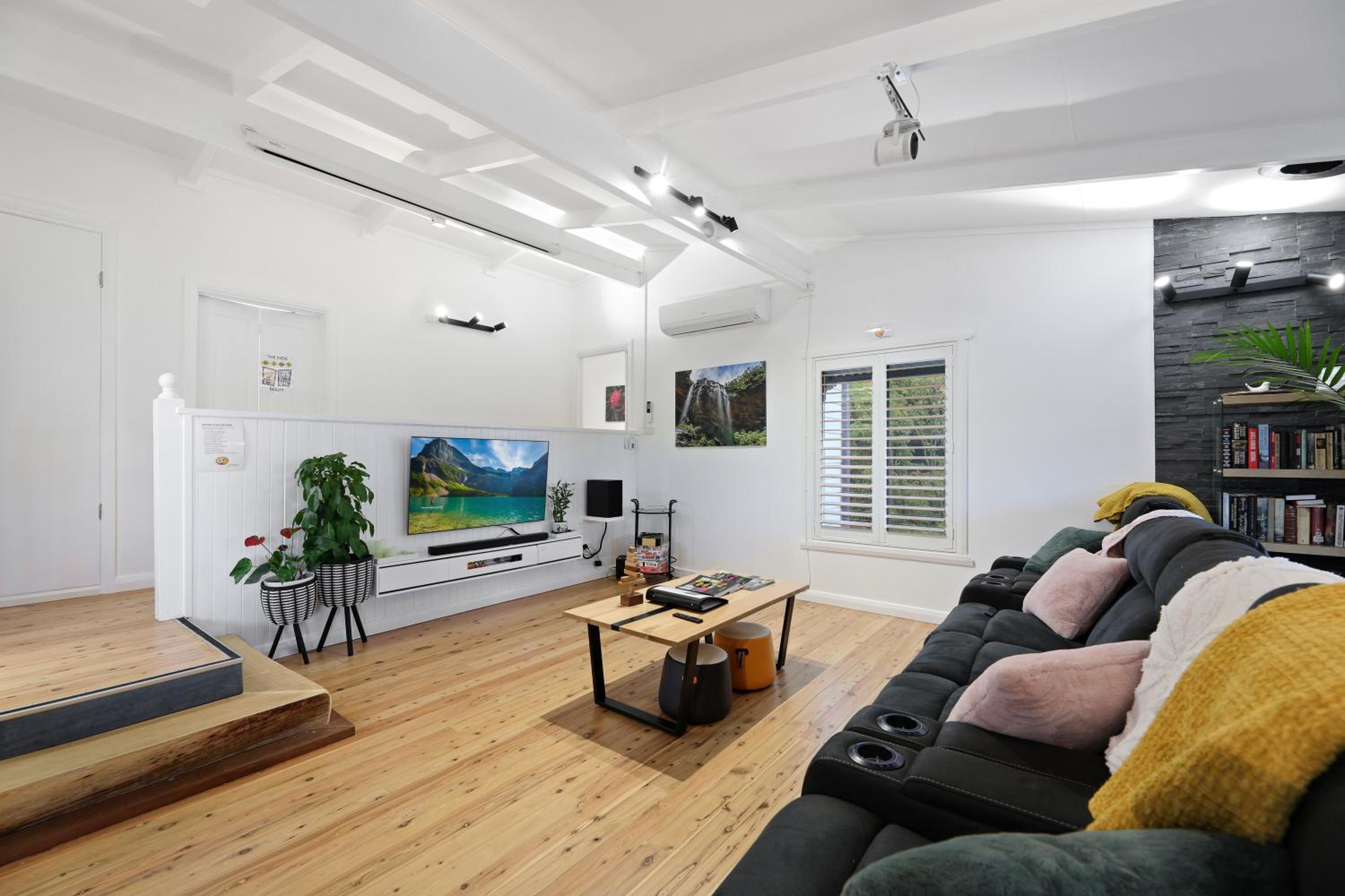 The Smart Retreat-Voice control smart house spa bath cinema