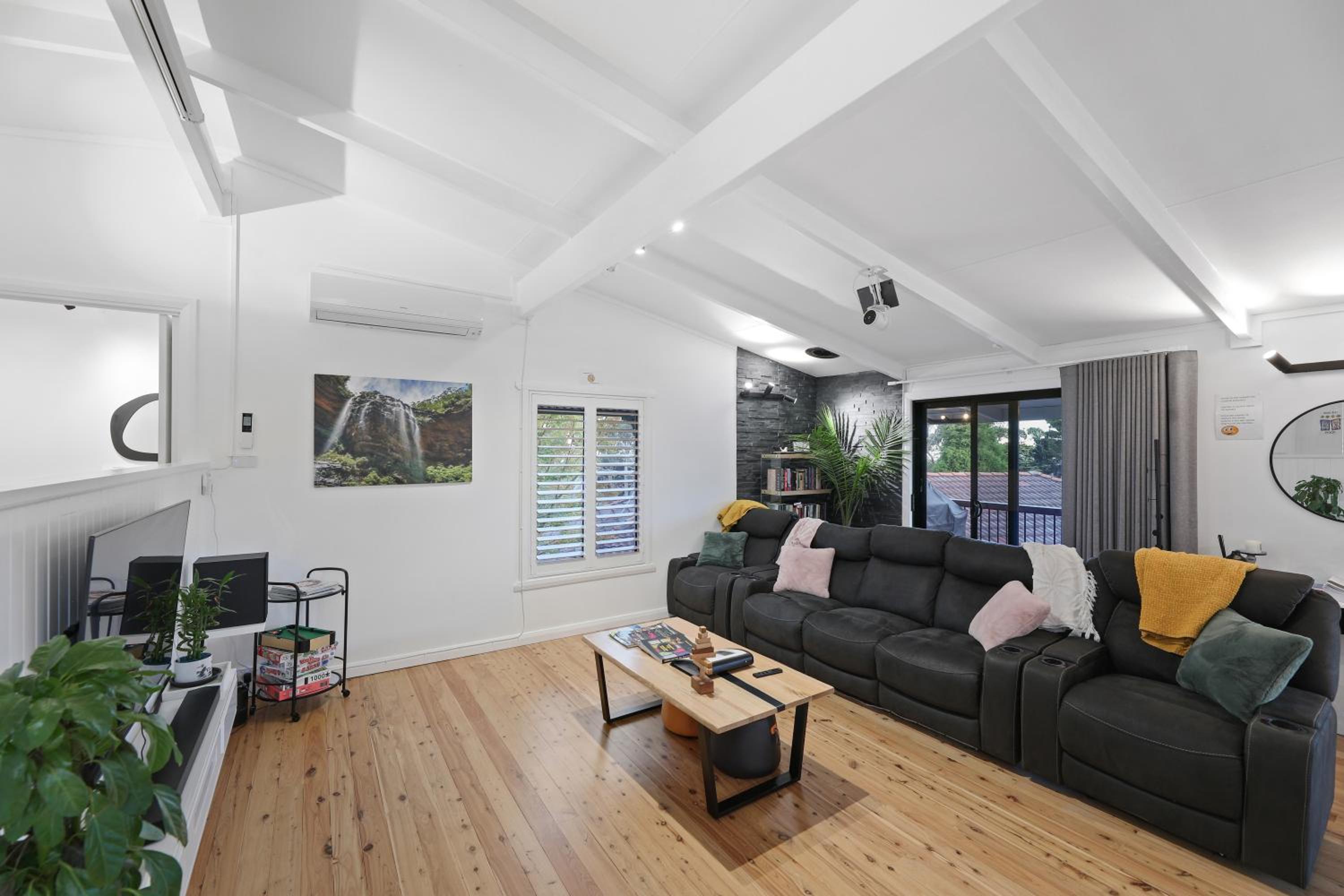 The Smart Retreat-Voice control smart house spa bath cinema