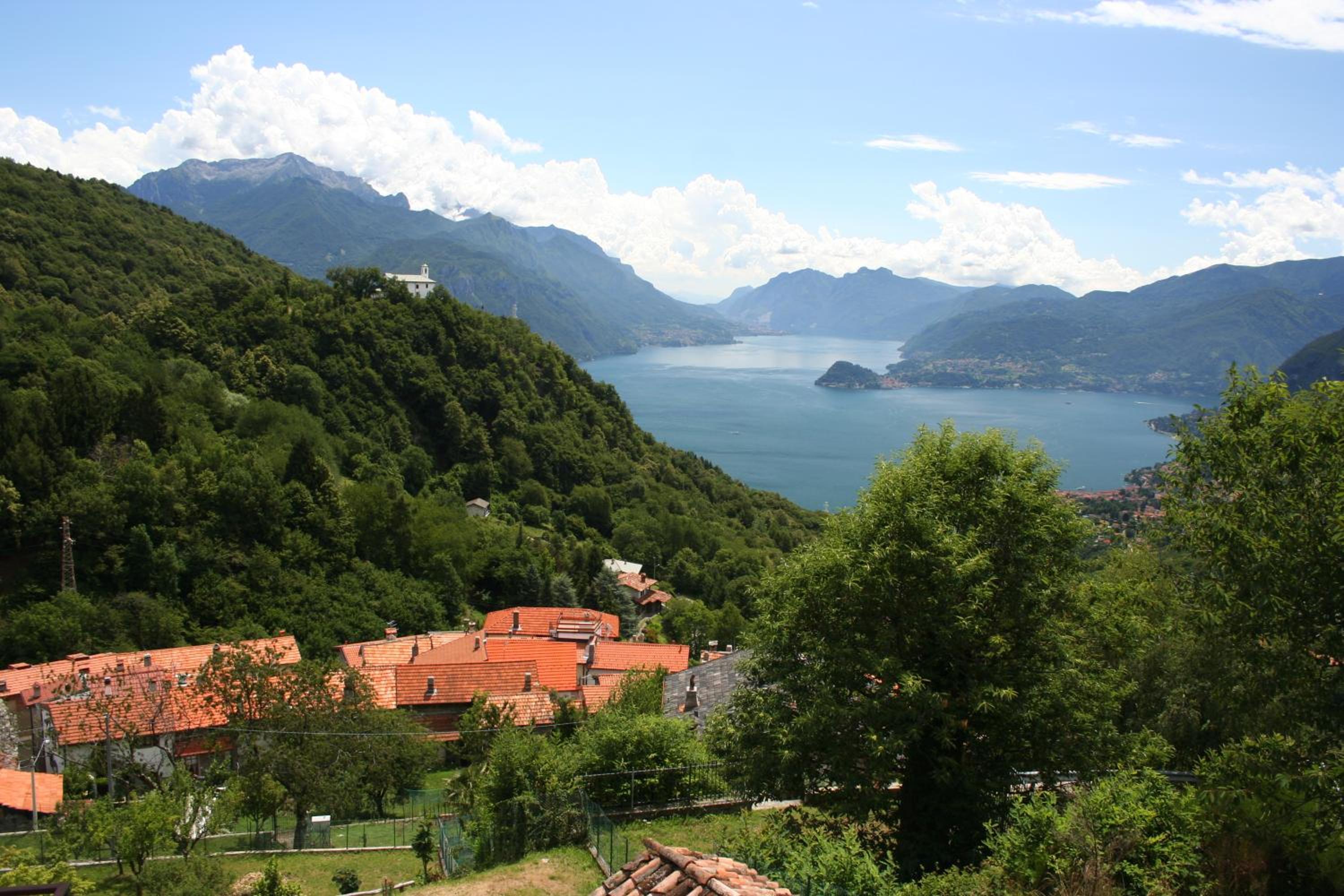 Casa Lucio: a step away from the mountains view 3
