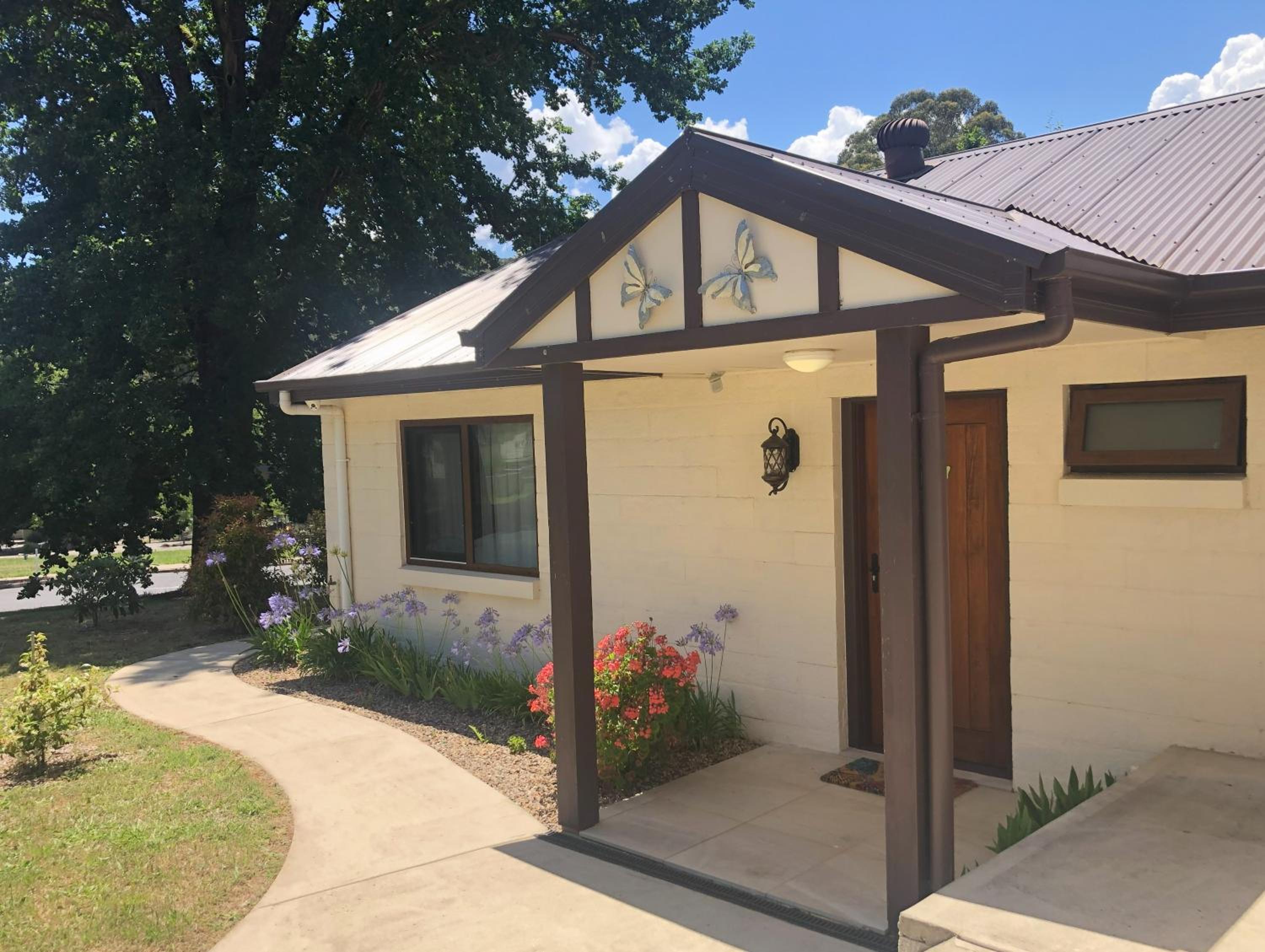 Magic Oak Getaway