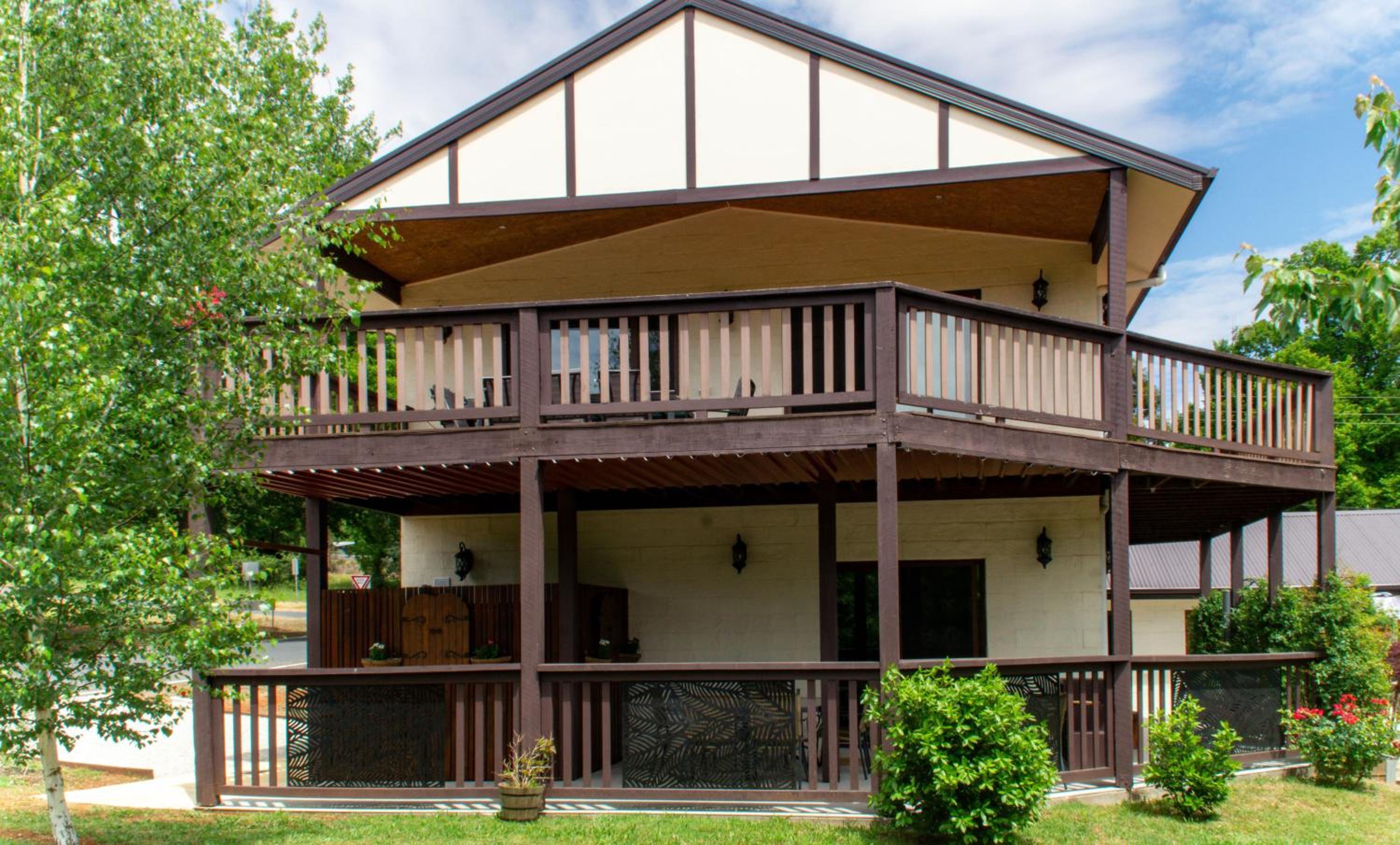 Magic Oak Getaway