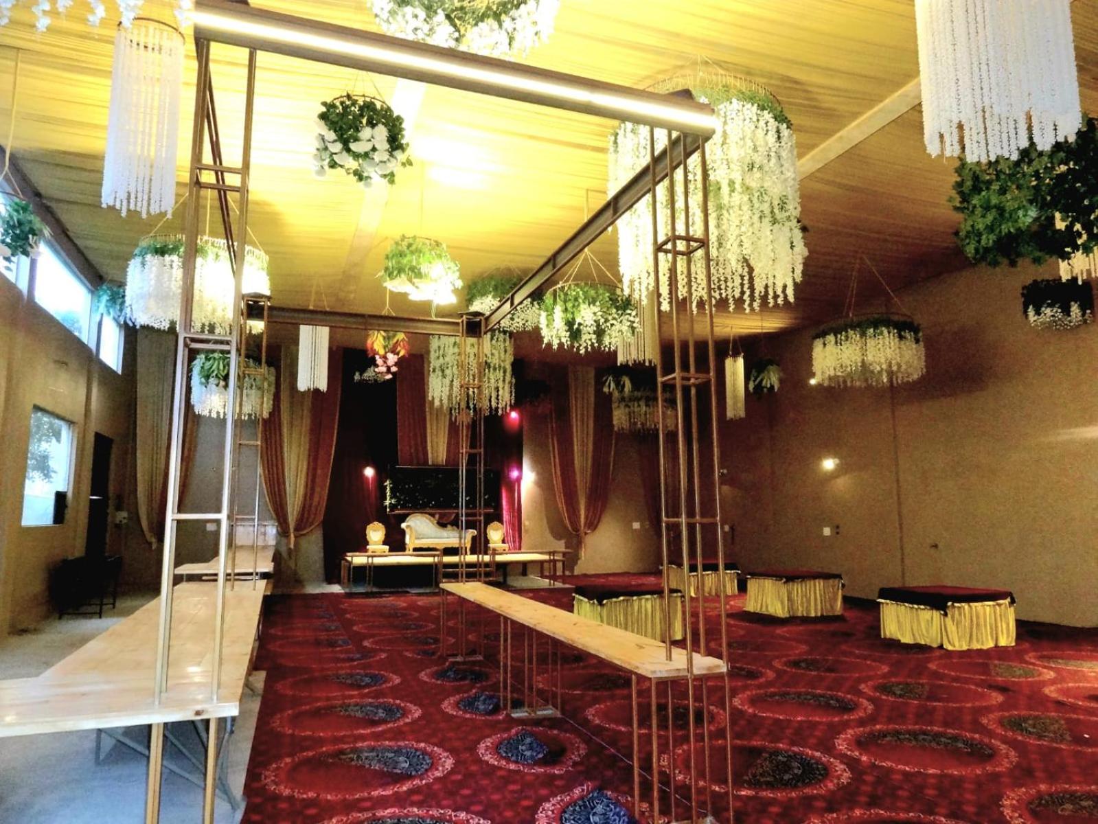 THE KALYANESHWAR DIXIT HOTELS & RESORTS