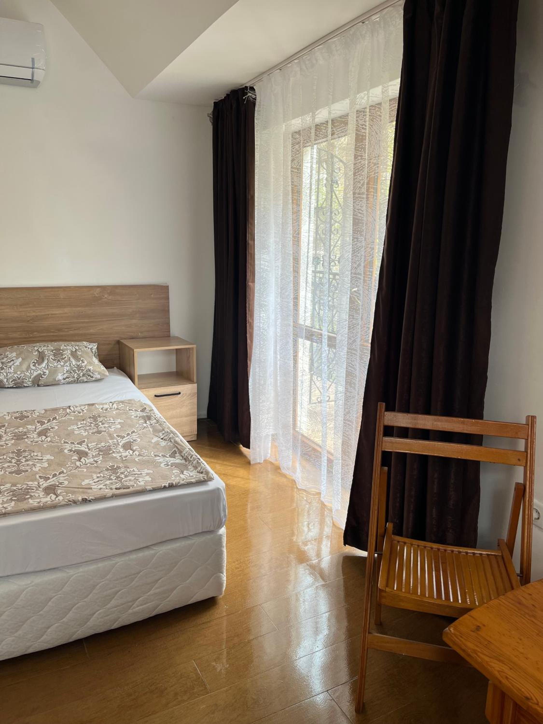 Nova Guesthouse - Private En-Suite Rooms I Sofia Center I Self Check-In