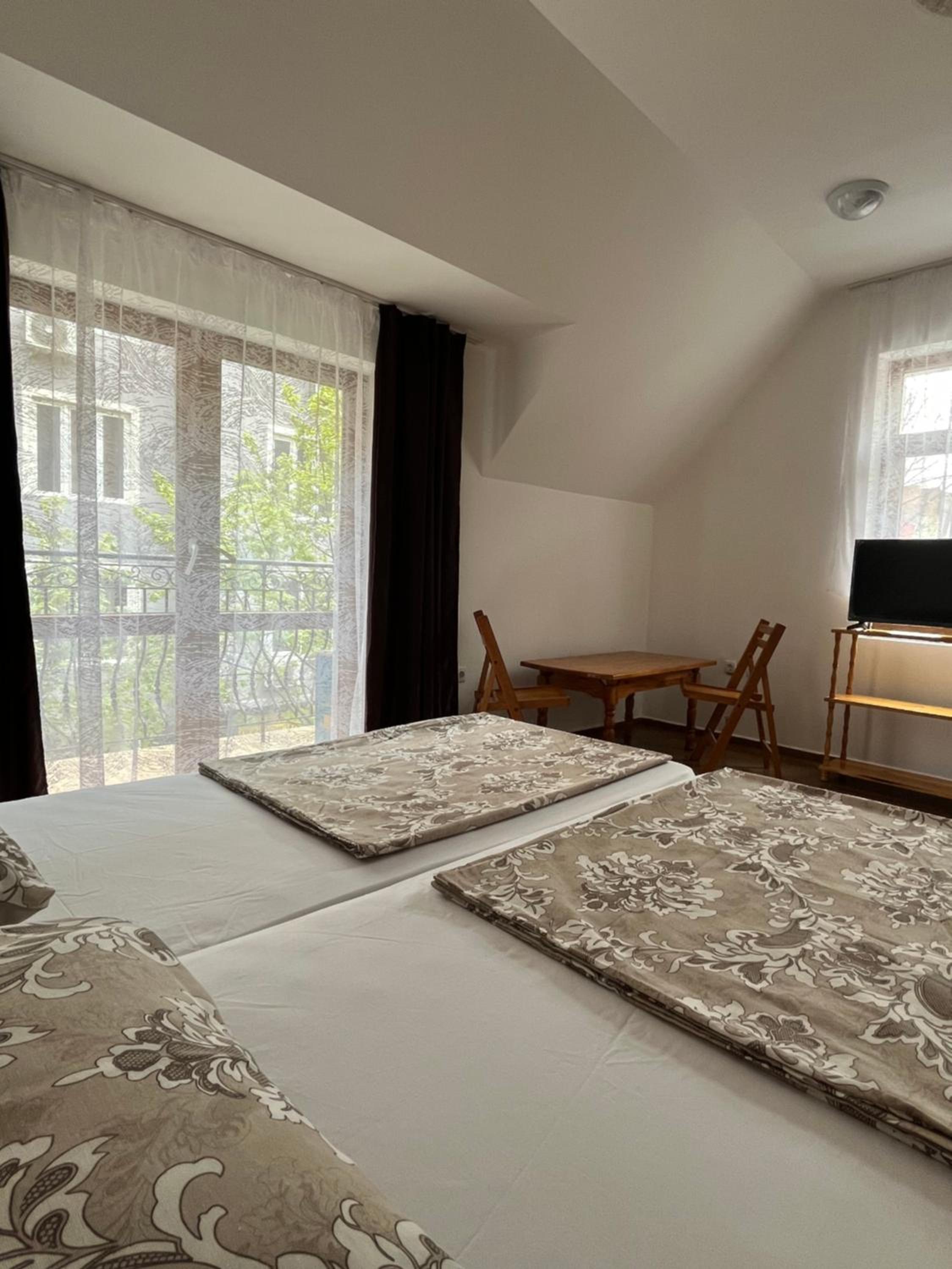 Nova Guesthouse - Private En-Suite Rooms I Sofia Center I Self Check-In