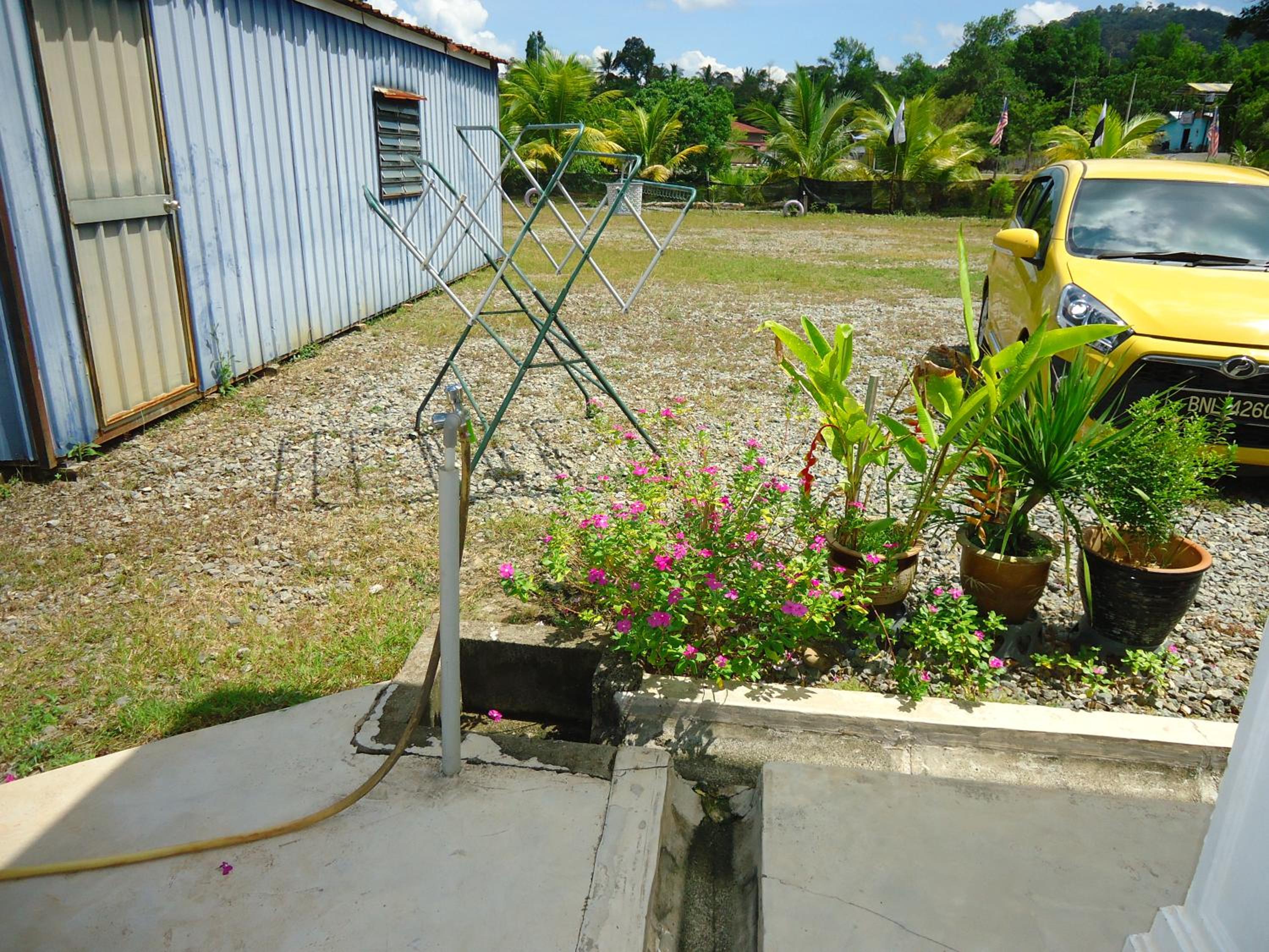 D'pinggir Guest Room photo 6