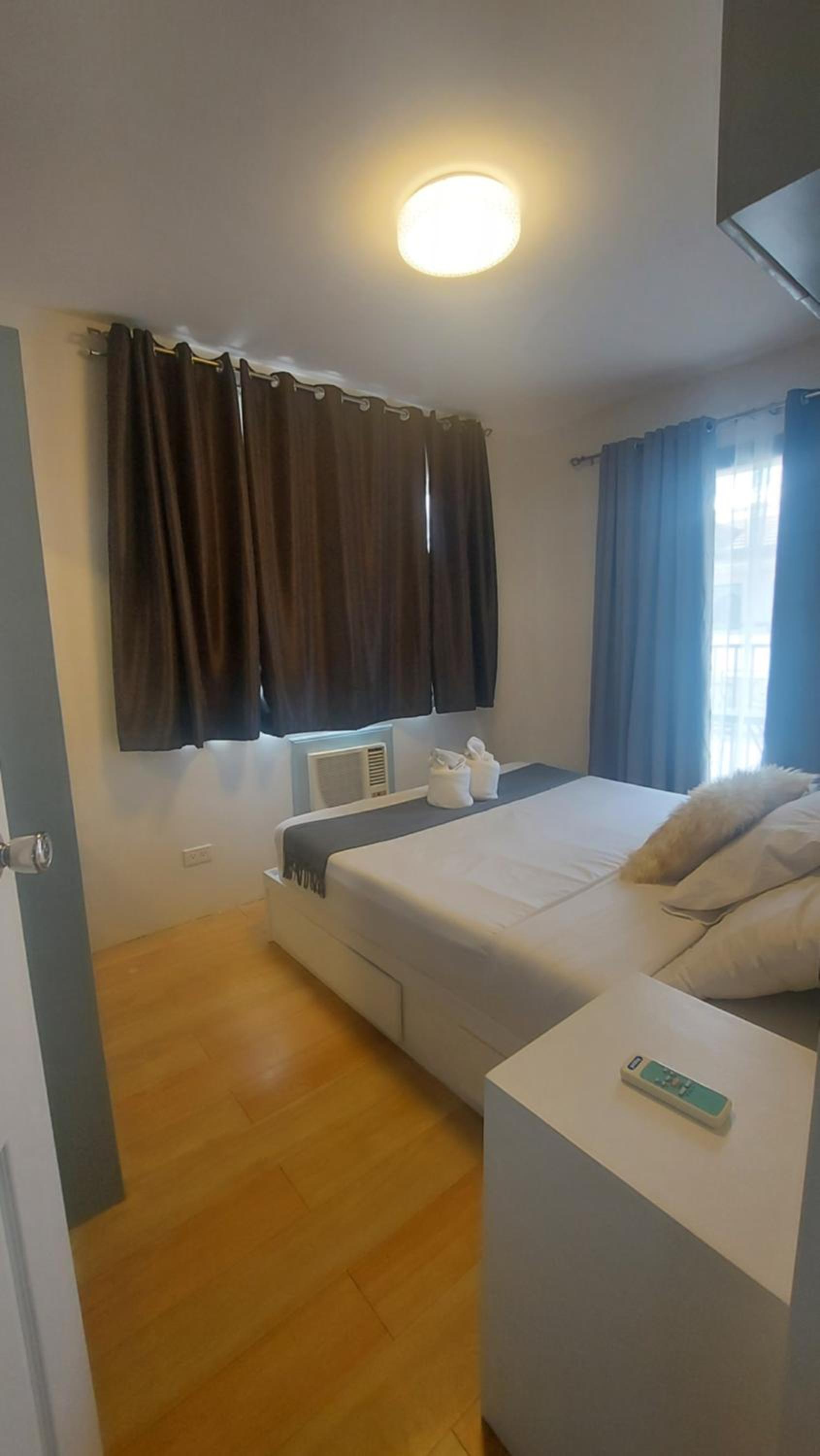 cozy 2 Bedrooms one oasis fullyfurnished back SM Mall Ecoland