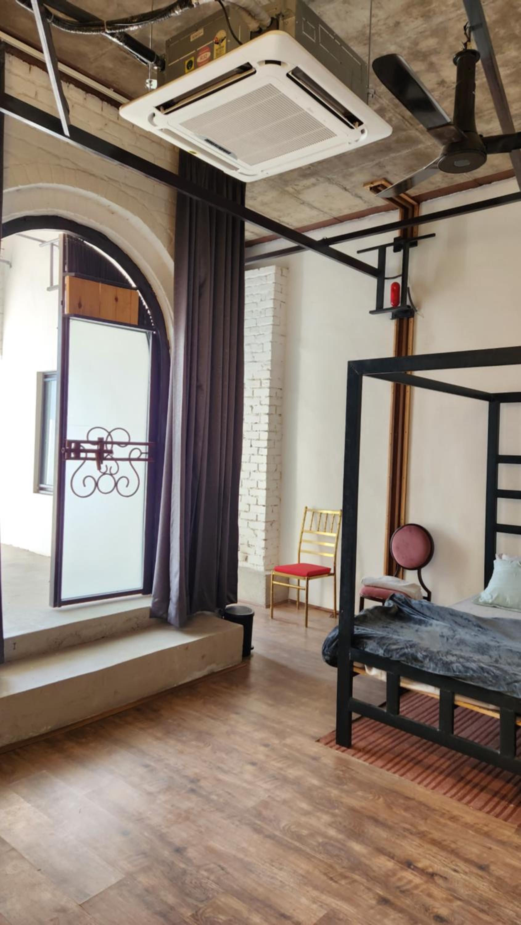 THE KALYANESHWAR DIXIT HOTELS & RESORTS
