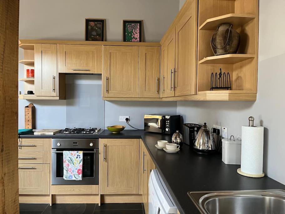 Homefield Barn Annexe - 2 miles from the sea view 3
