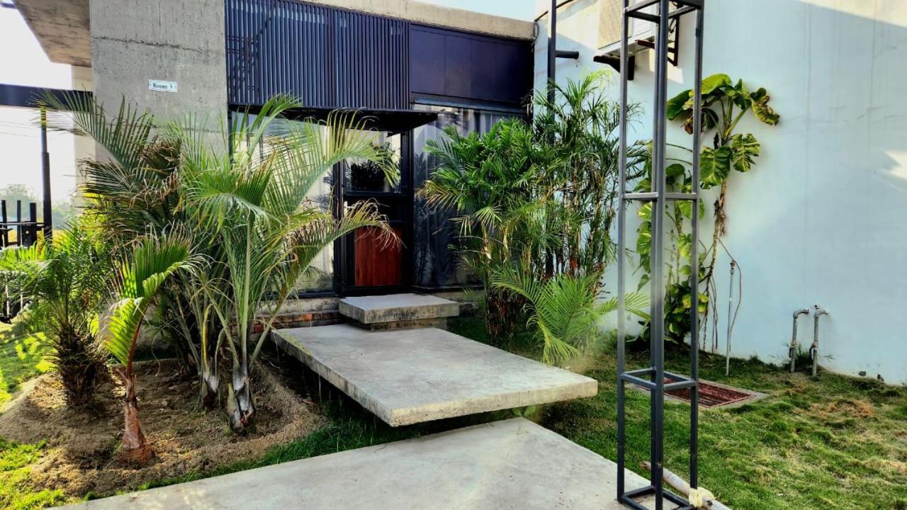 THE KALYANESHWAR DIXIT HOTELS & RESORTS