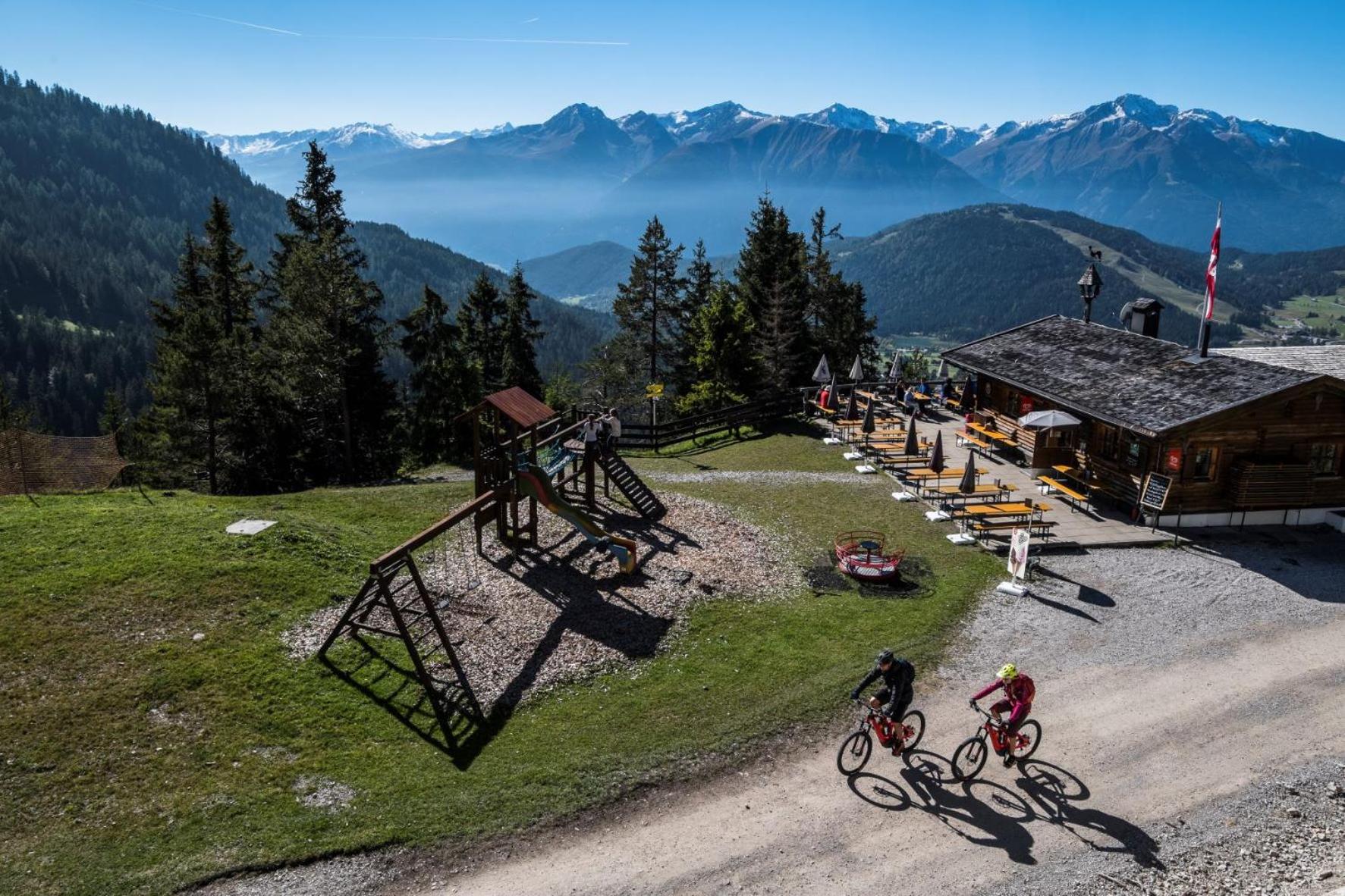 Mountain Motel