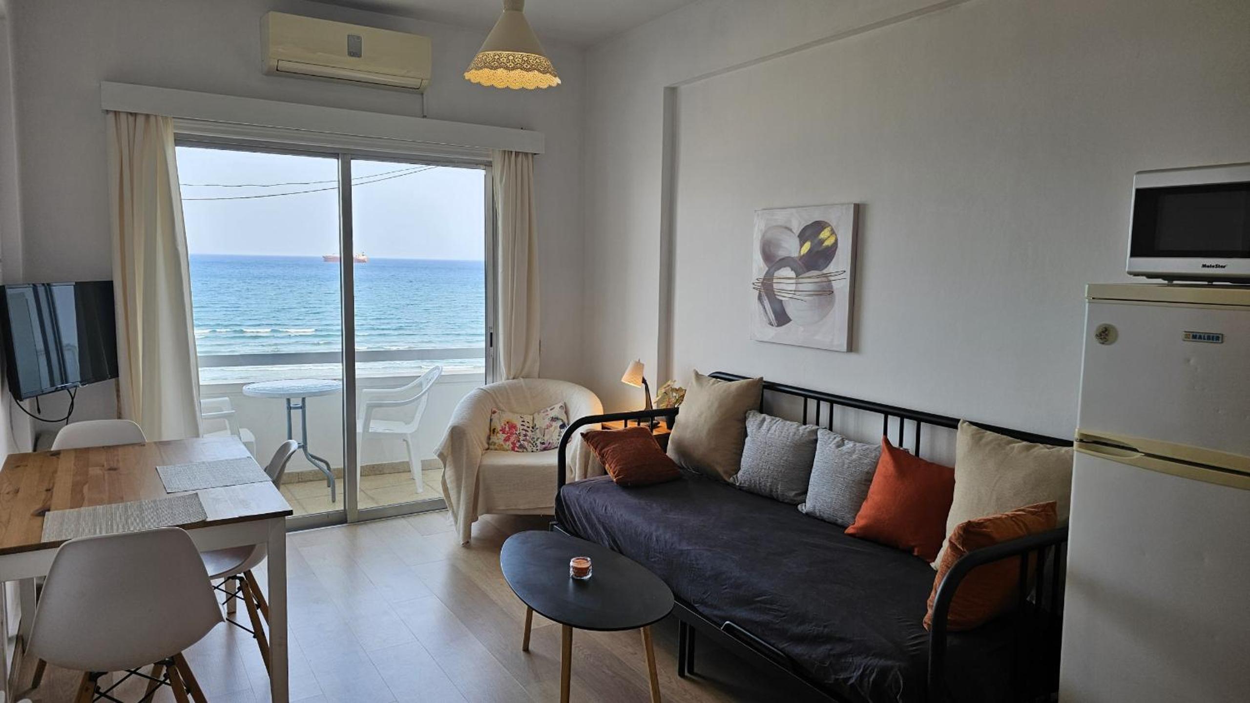 STAY Dreamy Seaside Apartment