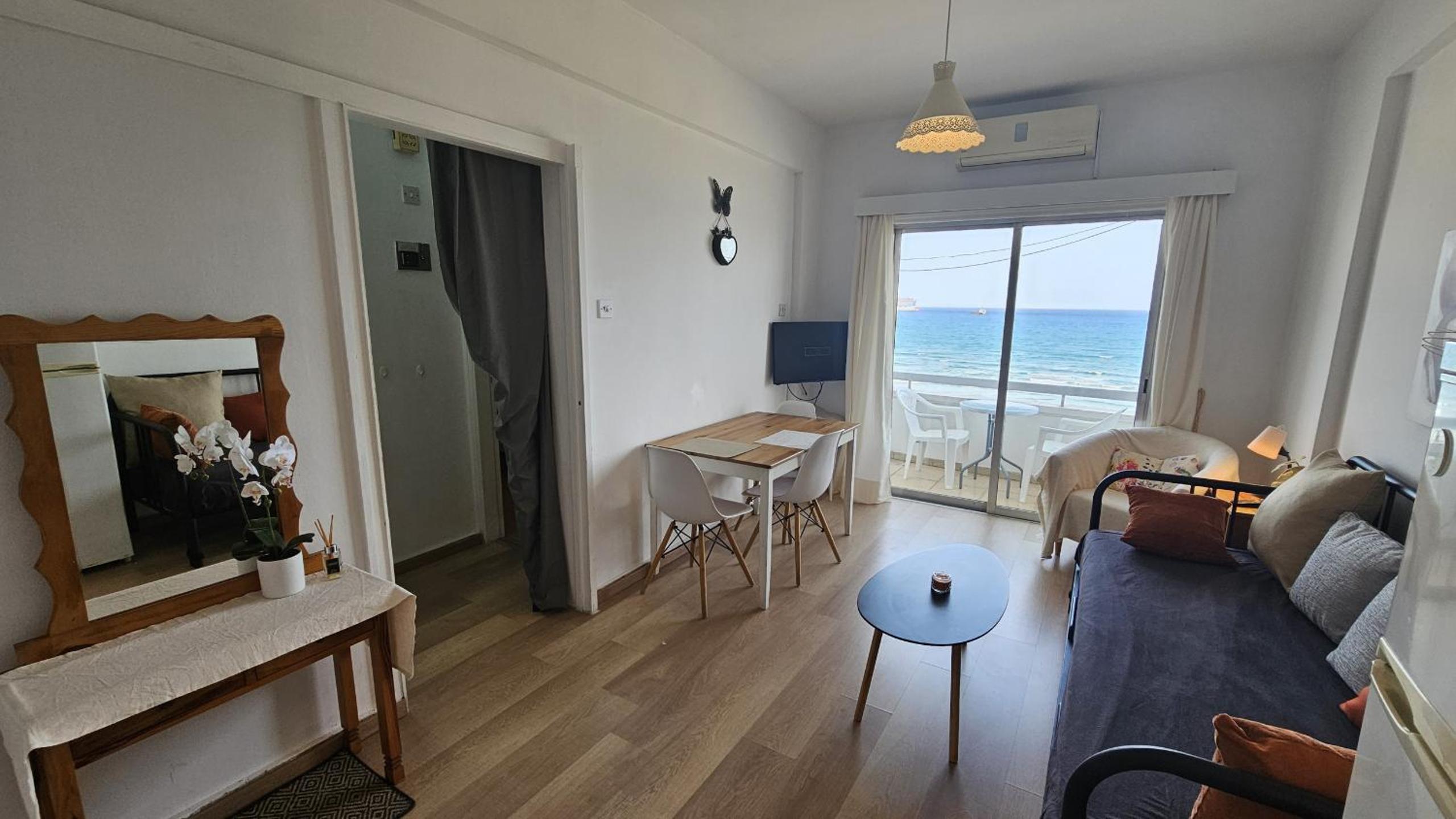 STAY Dreamy Seaside Apartment