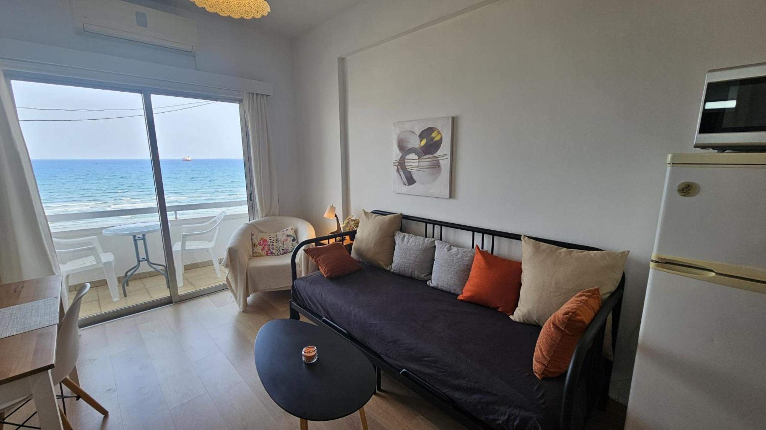 STAY Dreamy Seaside Apartment