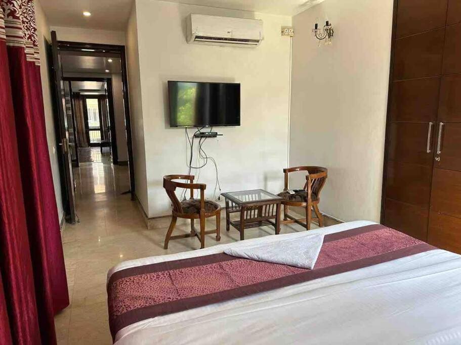 SERVICE APARTMENT near APOLLO HOSPITAL view 4