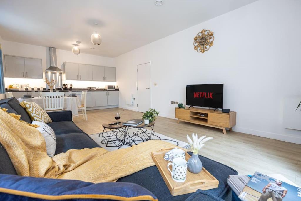 City Centre - Luxe 2Bed Palazzo view 4