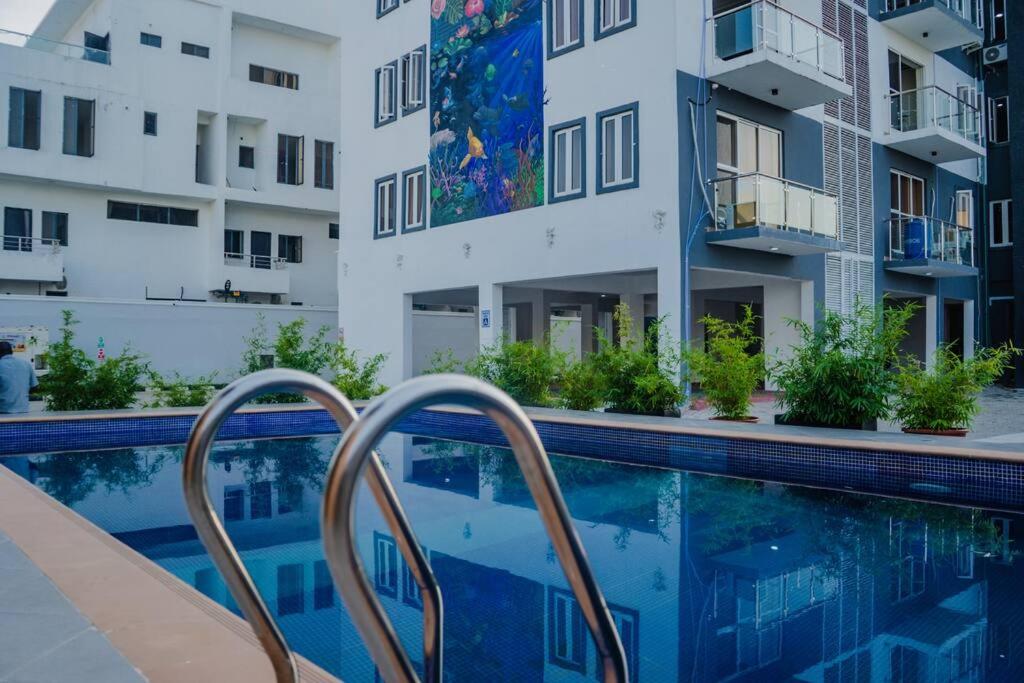 LUXURY 3 bedroom Apartment Victoria Island Lagos with swimming pool play station 5 Netflix view 3