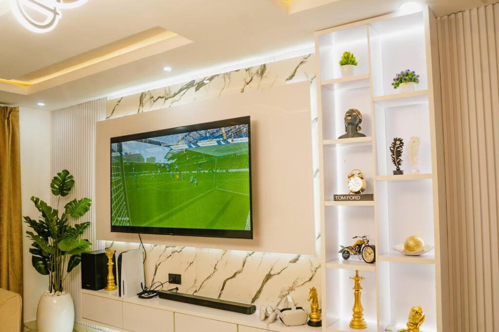 LUXURY 3 bedroom Apartment Victoria Island Lagos with swimming pool play station 5 Netflix view 5