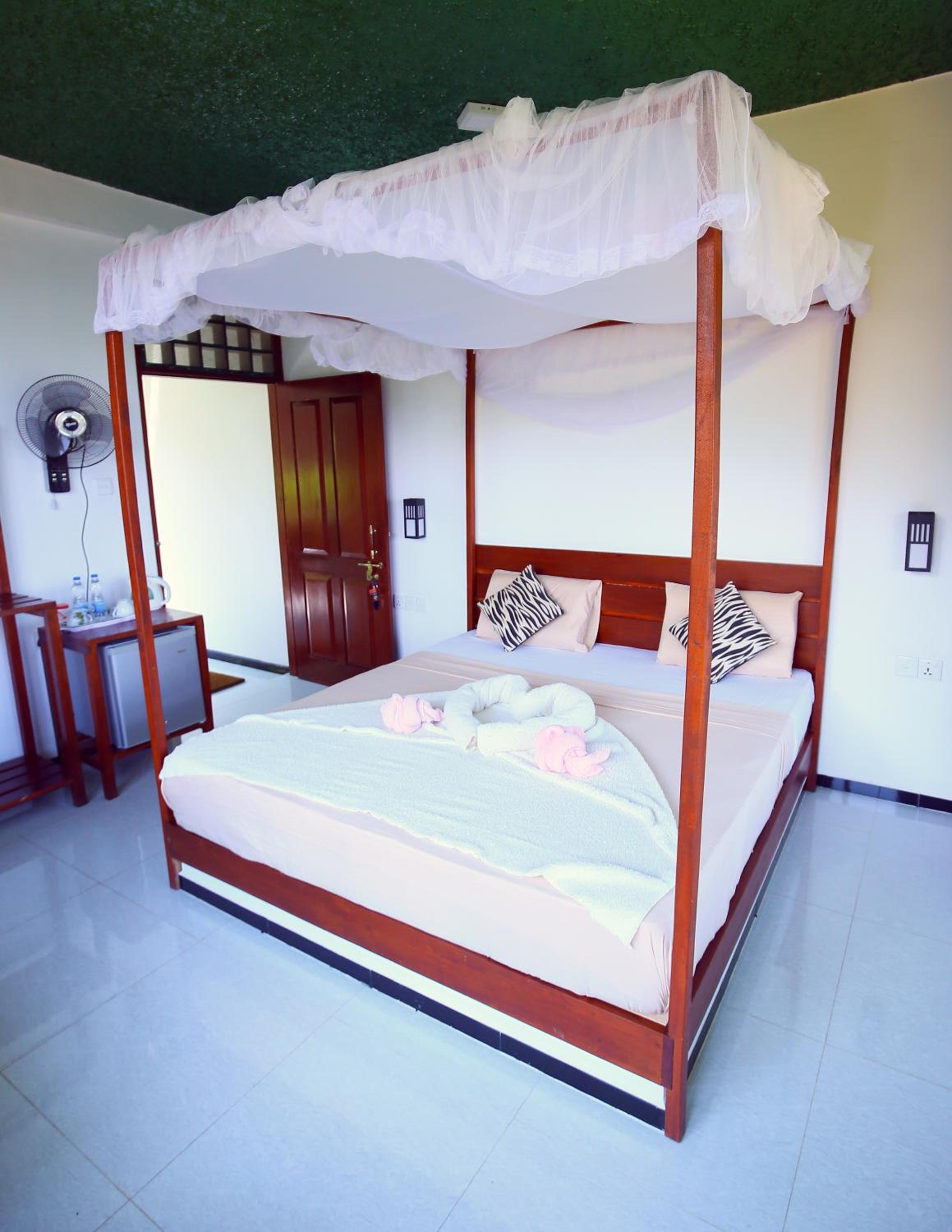 Ella Nine Arch lodge