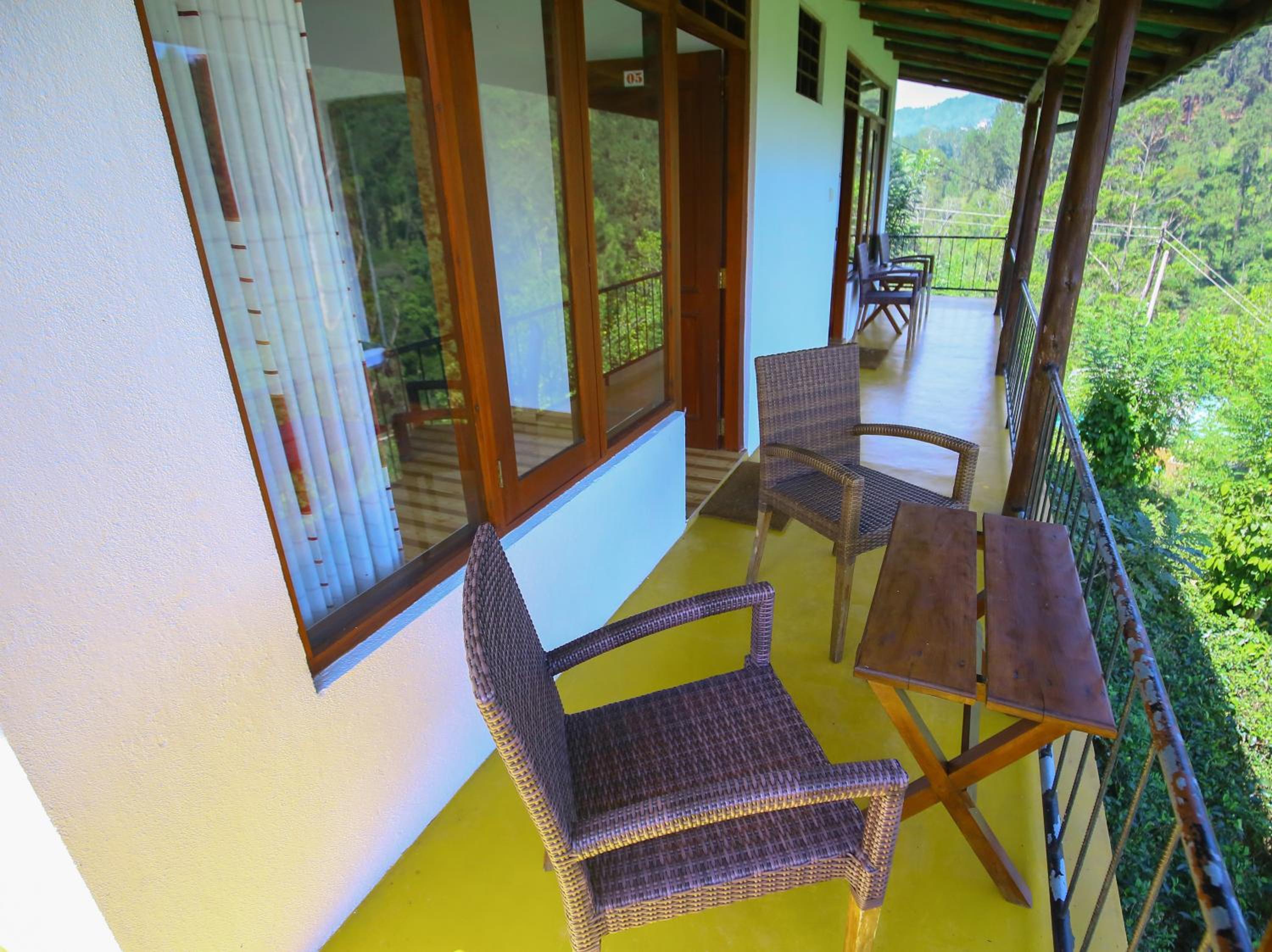 Ella Nine Arch lodge