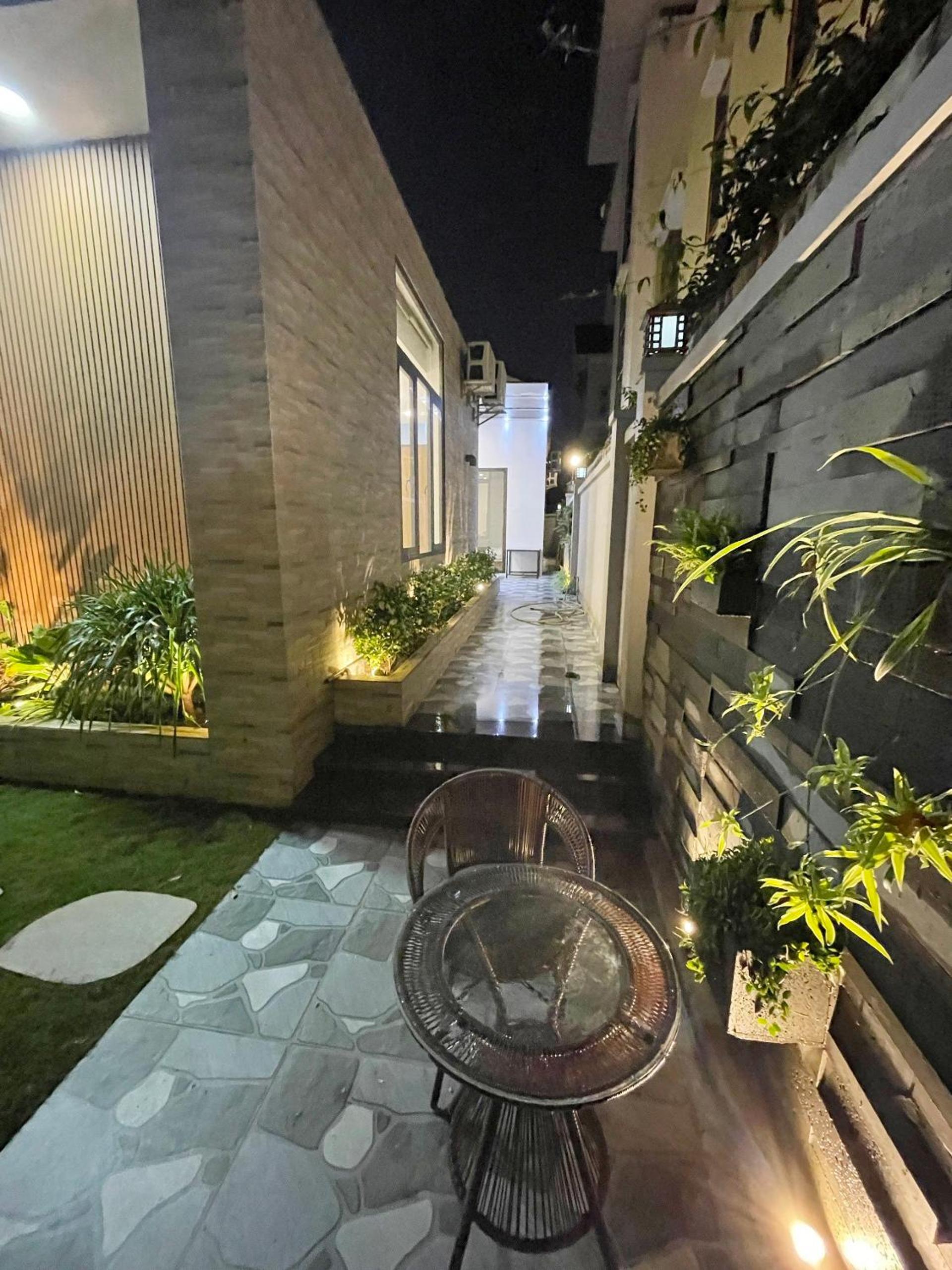 Tom's Villa view 4
