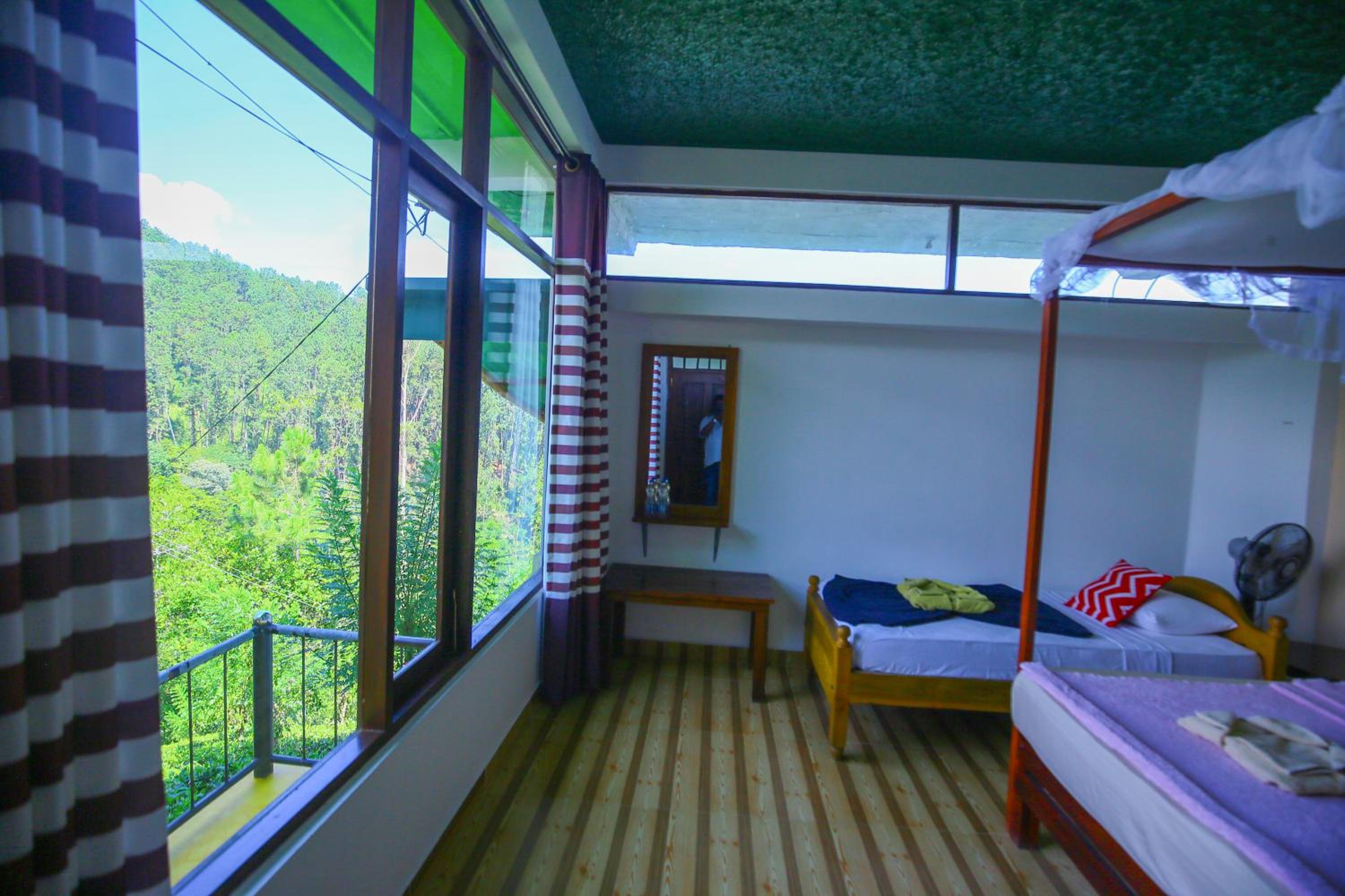 Ella Nine Arch lodge