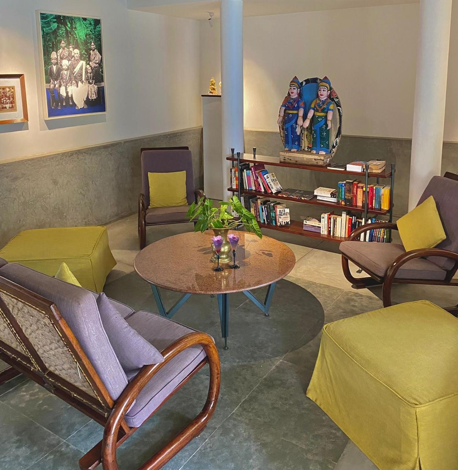 lounge