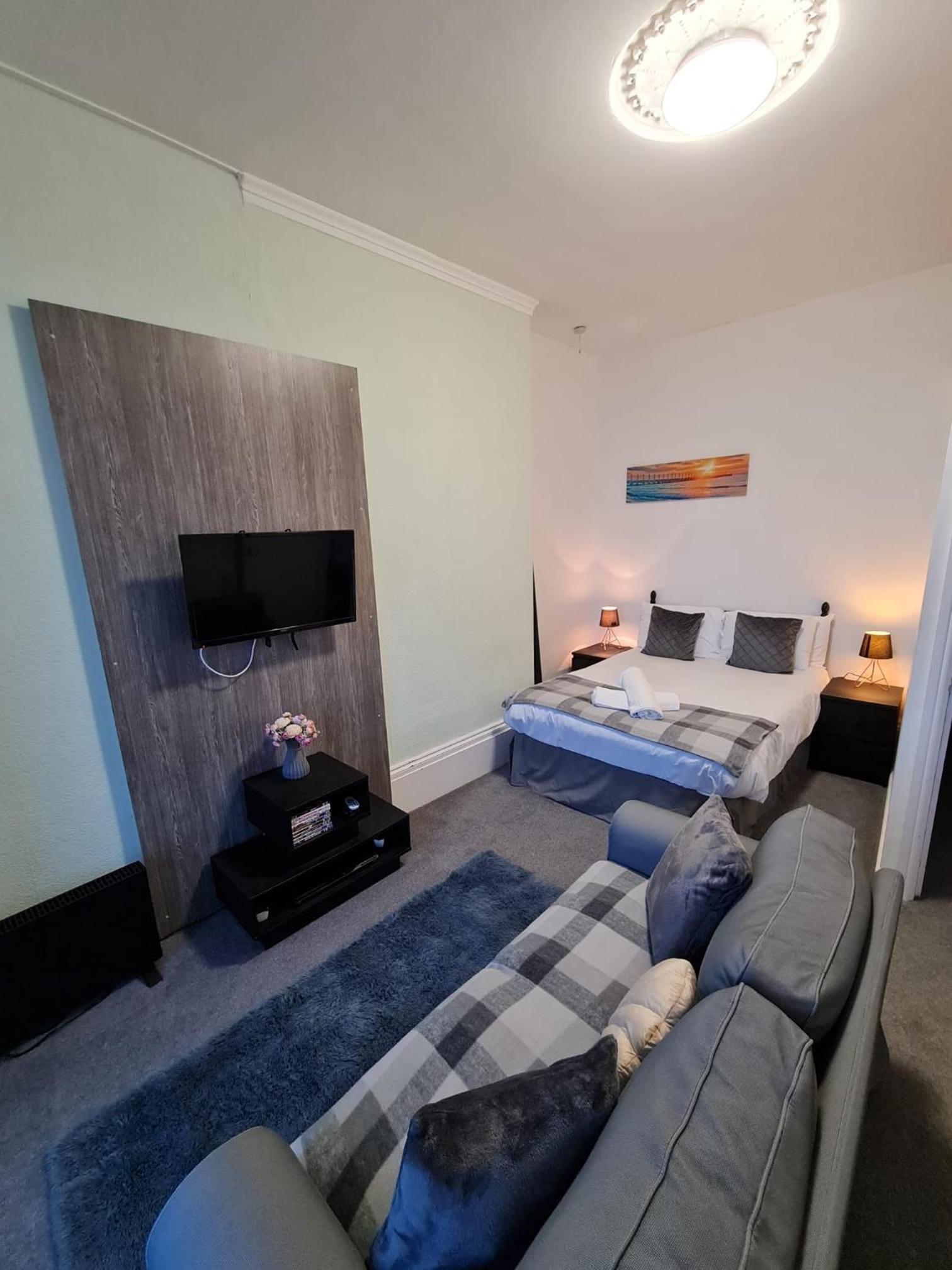 Farina No7, Sea view studio sleeping 2 guests view 4
