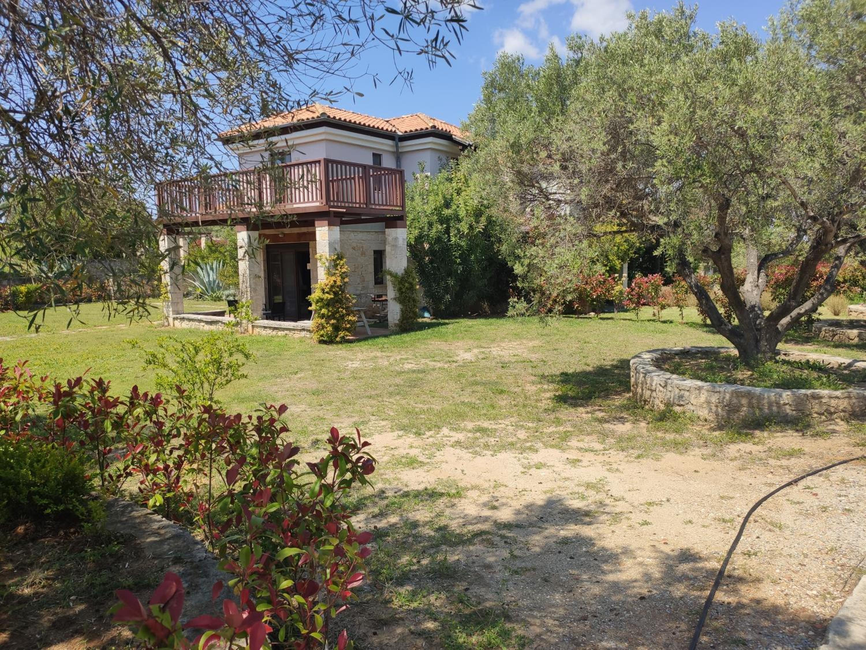 AF HOUSE&POOl