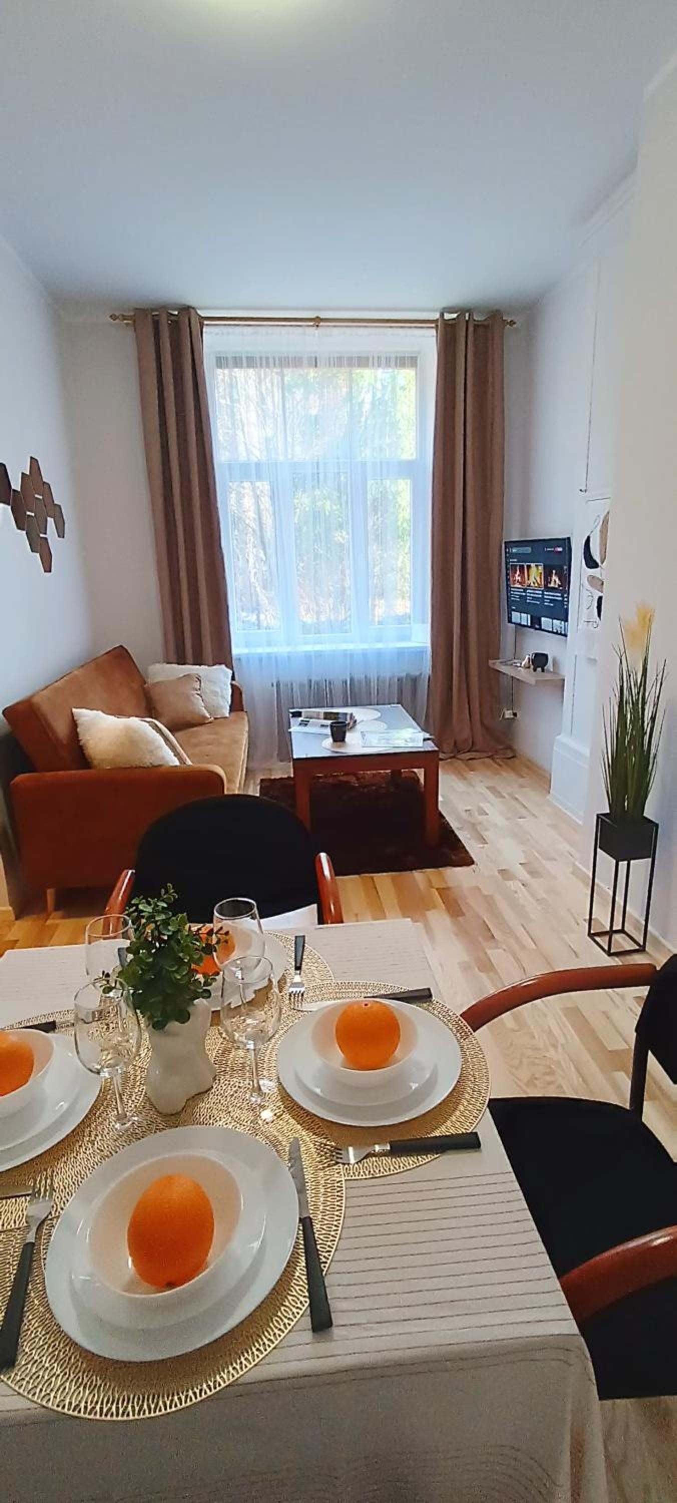 Cozy & Bright Apartment with Park Nearby - FREE parking, Central Riga, up to 5 guests view 3
