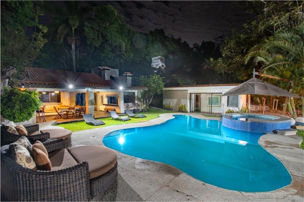 Casa vacacional alberca/jardín