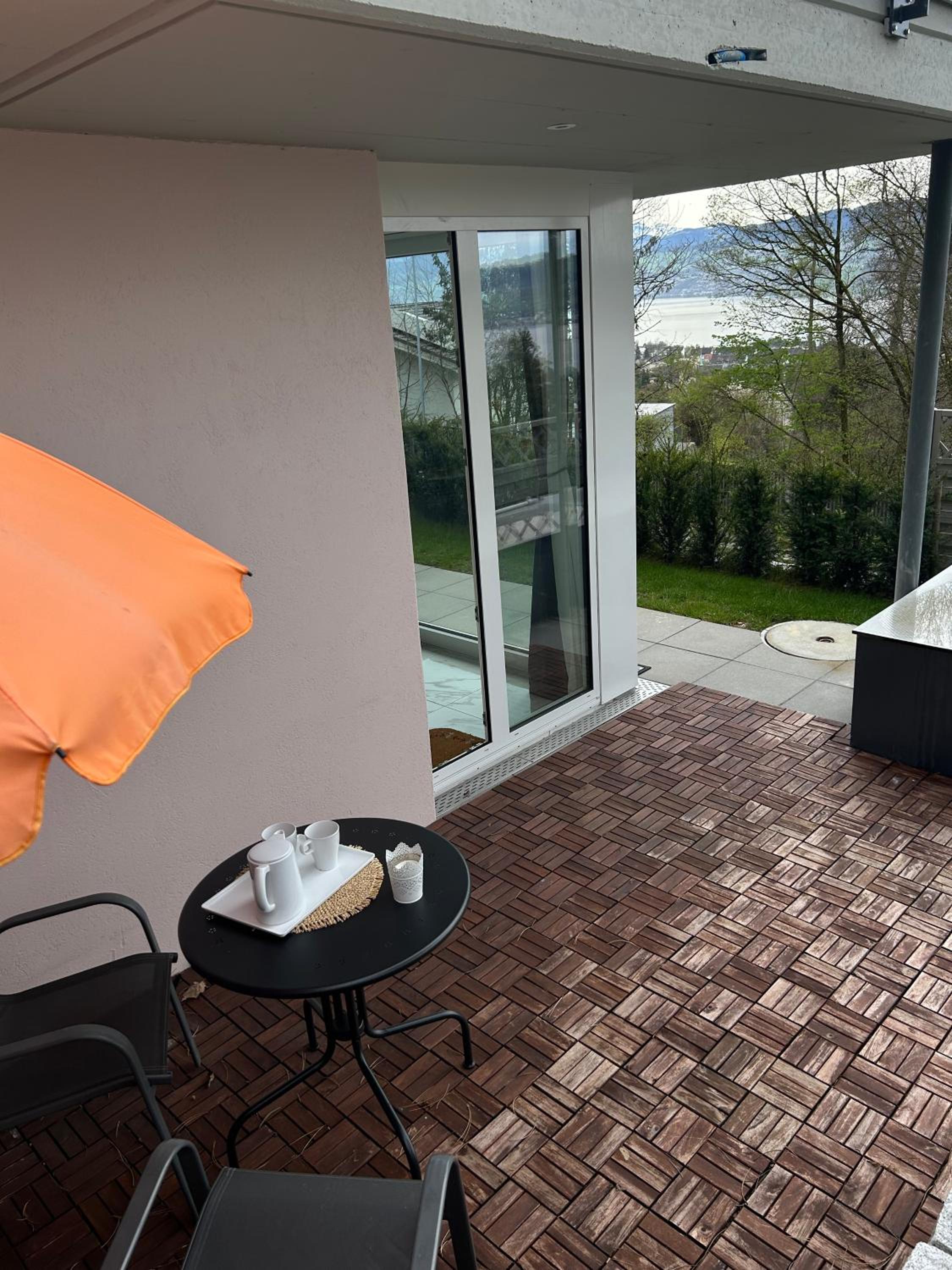 Modern Studio with Lake View near Zurich