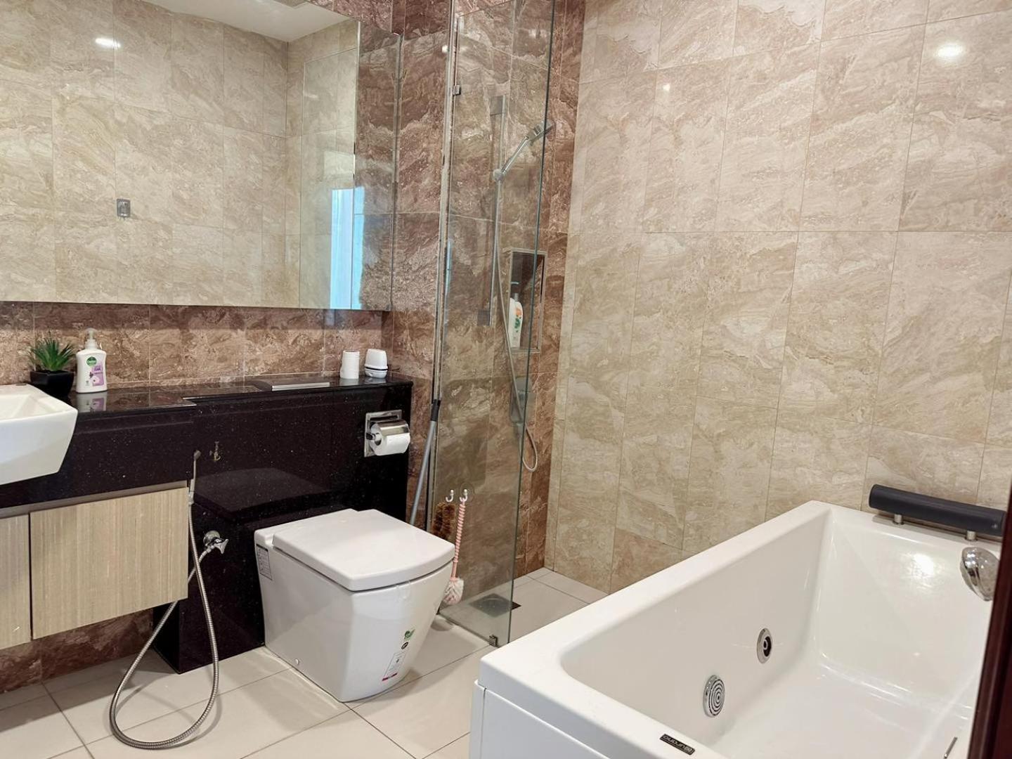 Paragon Suites Jacuzzi Suites by MWM