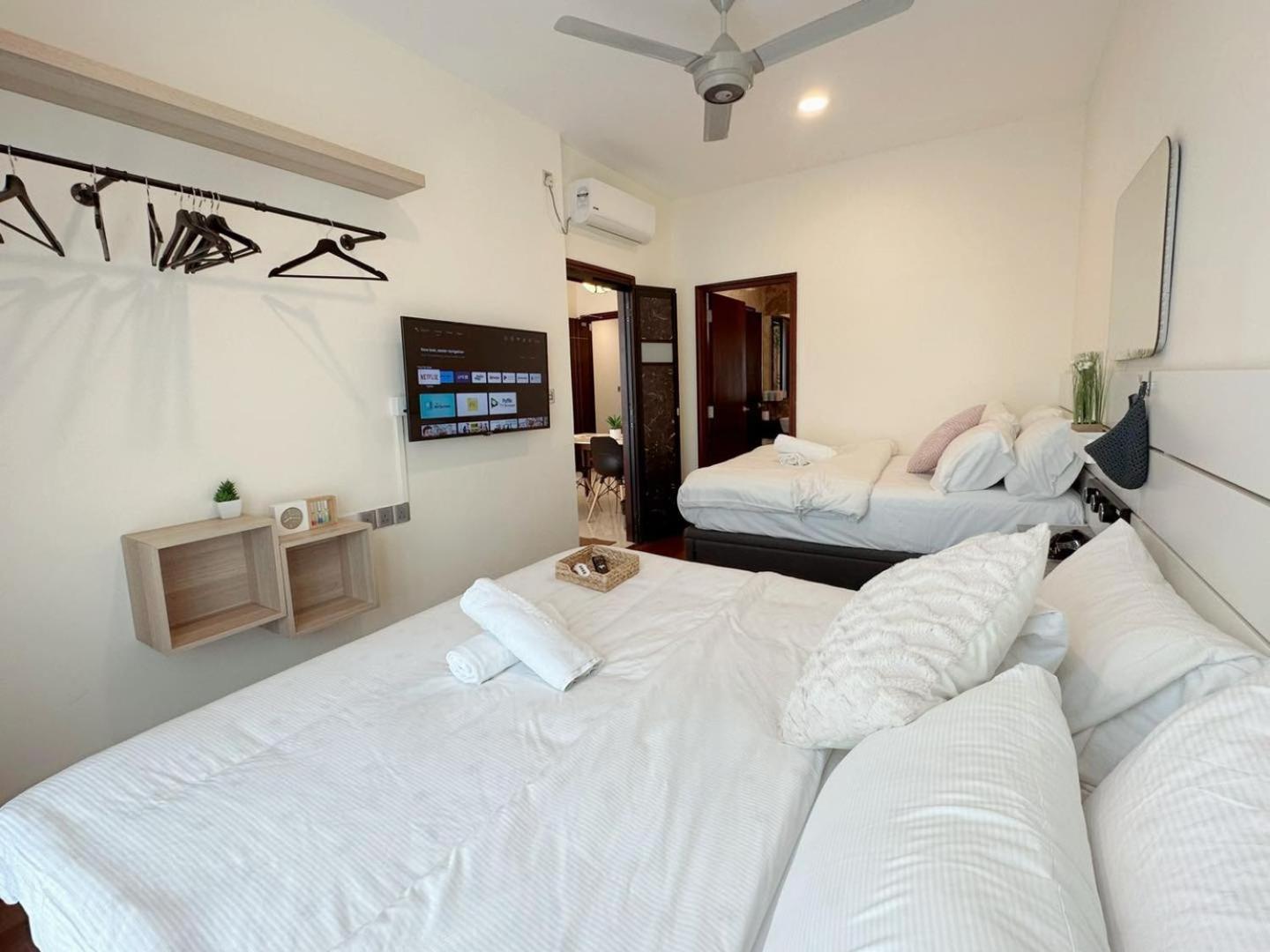 Paragon Suites Jacuzzi Suites by MWM