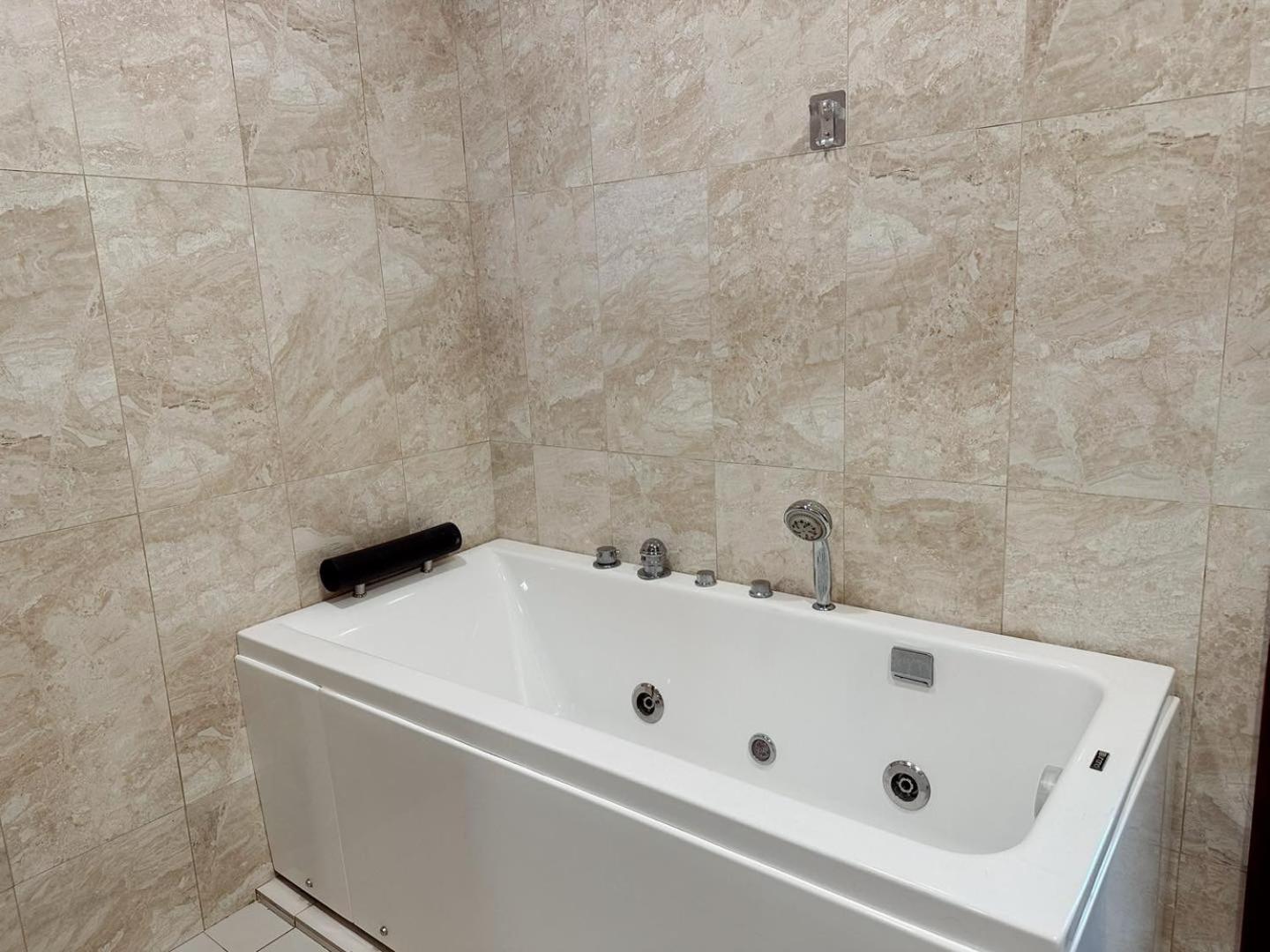 Paragon Suites Jacuzzi Suites by MWM