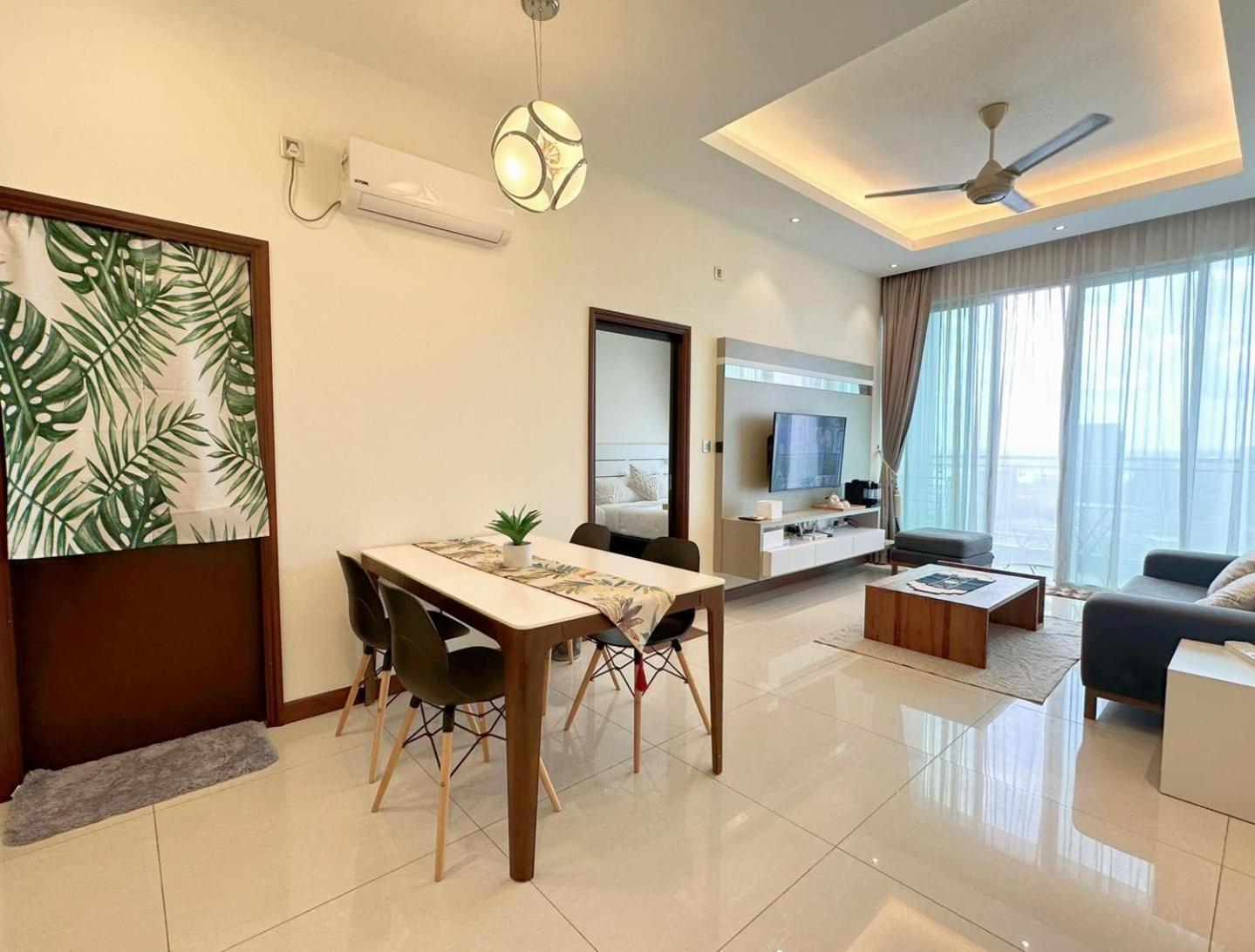 Paragon Suites Jacuzzi Suites by MWM