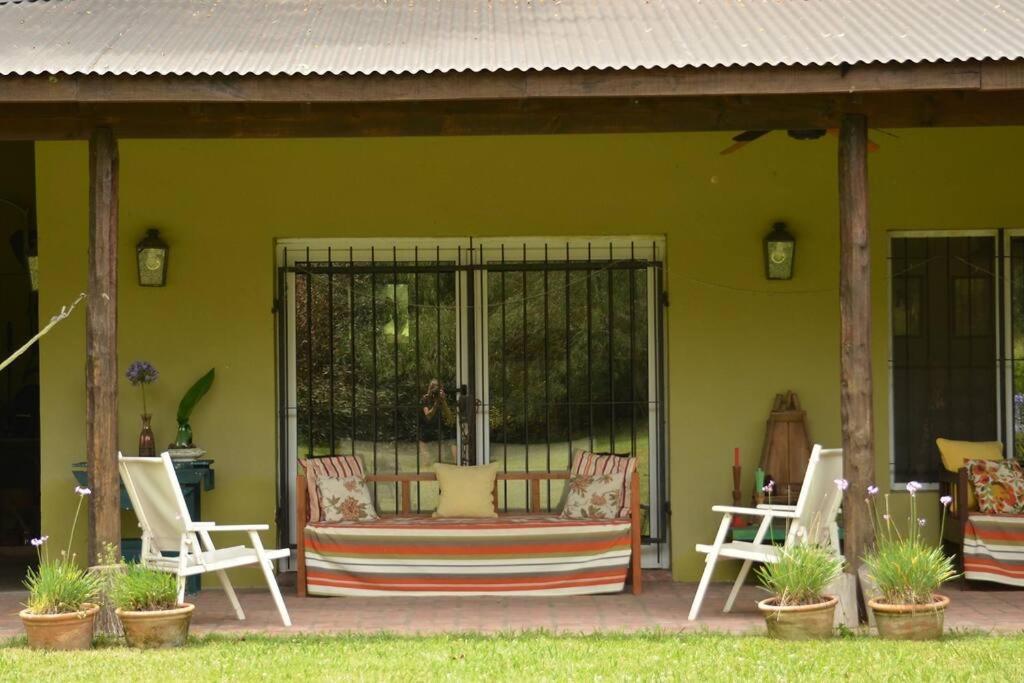 Casa de Campo El Ñandú con gran jardín y pileta