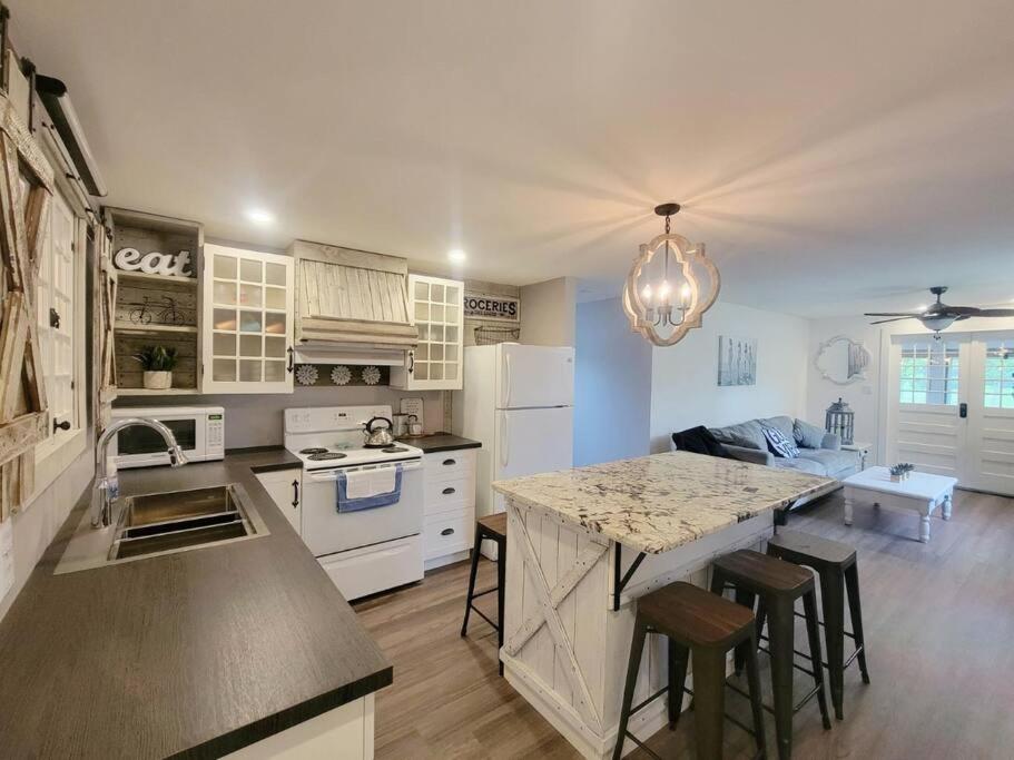 Lazy Daisy - Perfect cottage for a Lake Erie getaway!