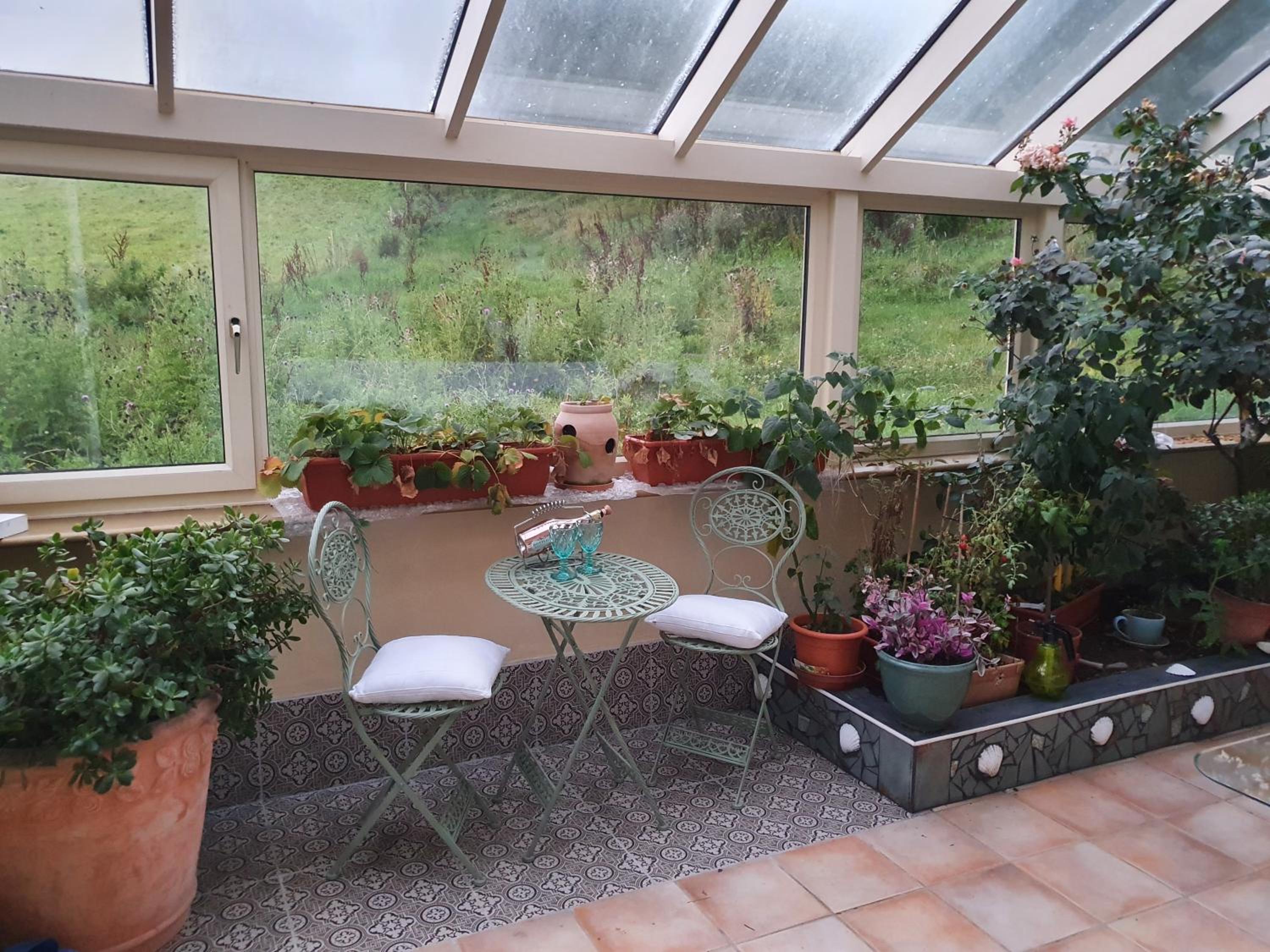 Hotel Bayview Bed & Breakfast - Image 1