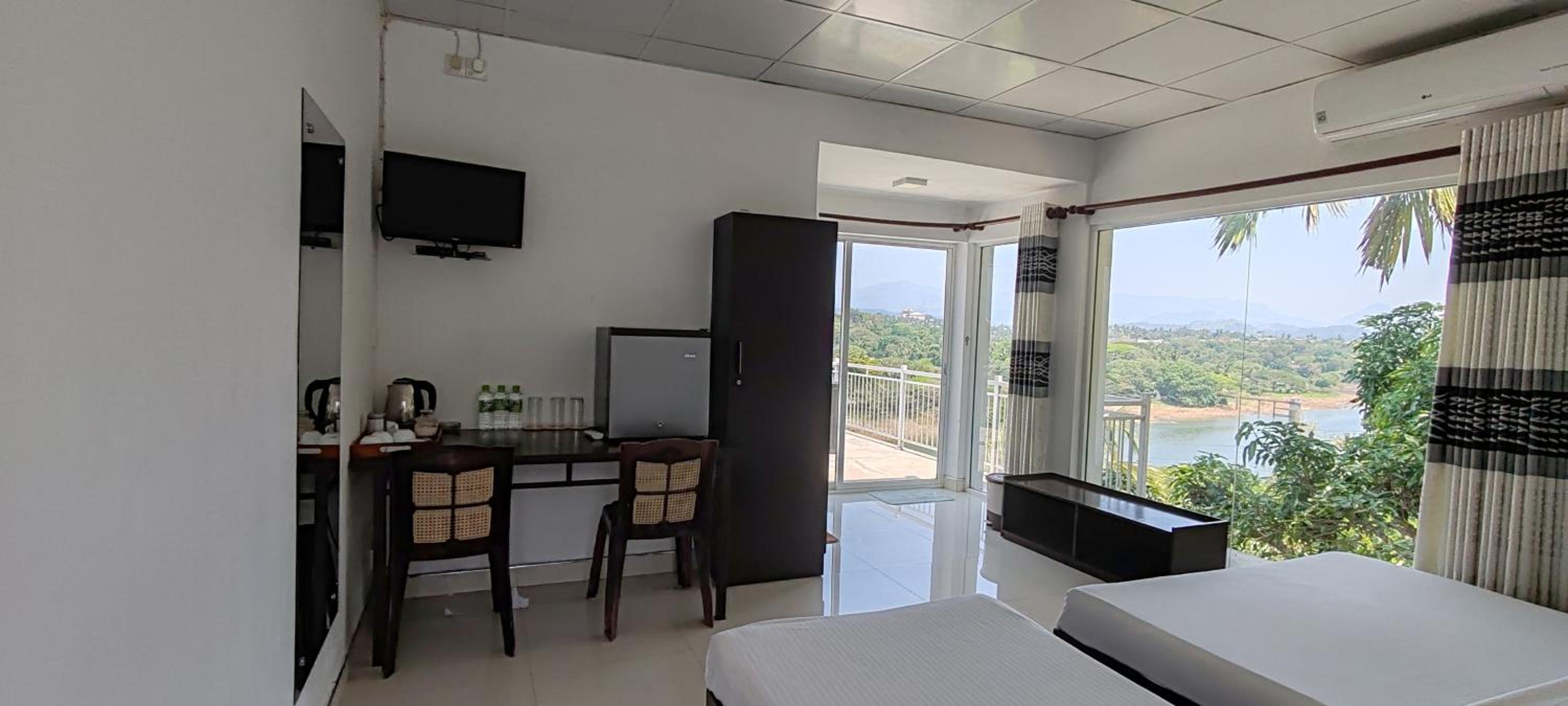 Mahaweli View Inn Kandy view 4