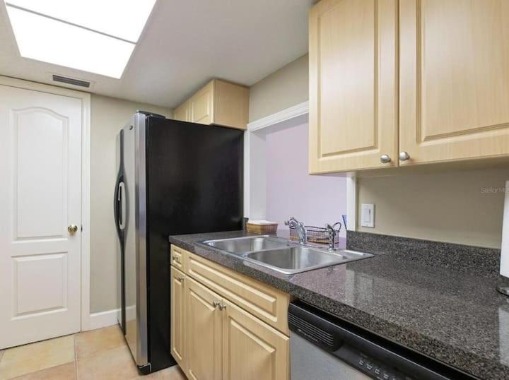 2bed/2bath Condo next to Siesta Key ~A Hidden Gem — photo 3