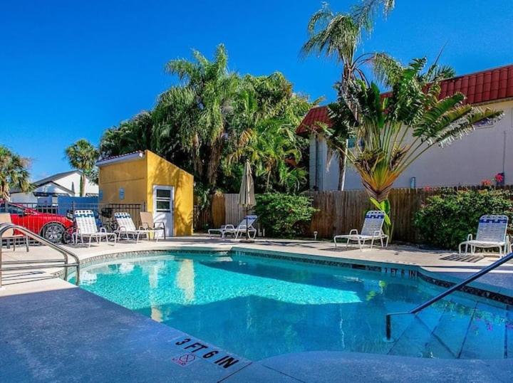 2bed/2bath Condo next to Siesta Key ~A Hidden Gem — photo 5